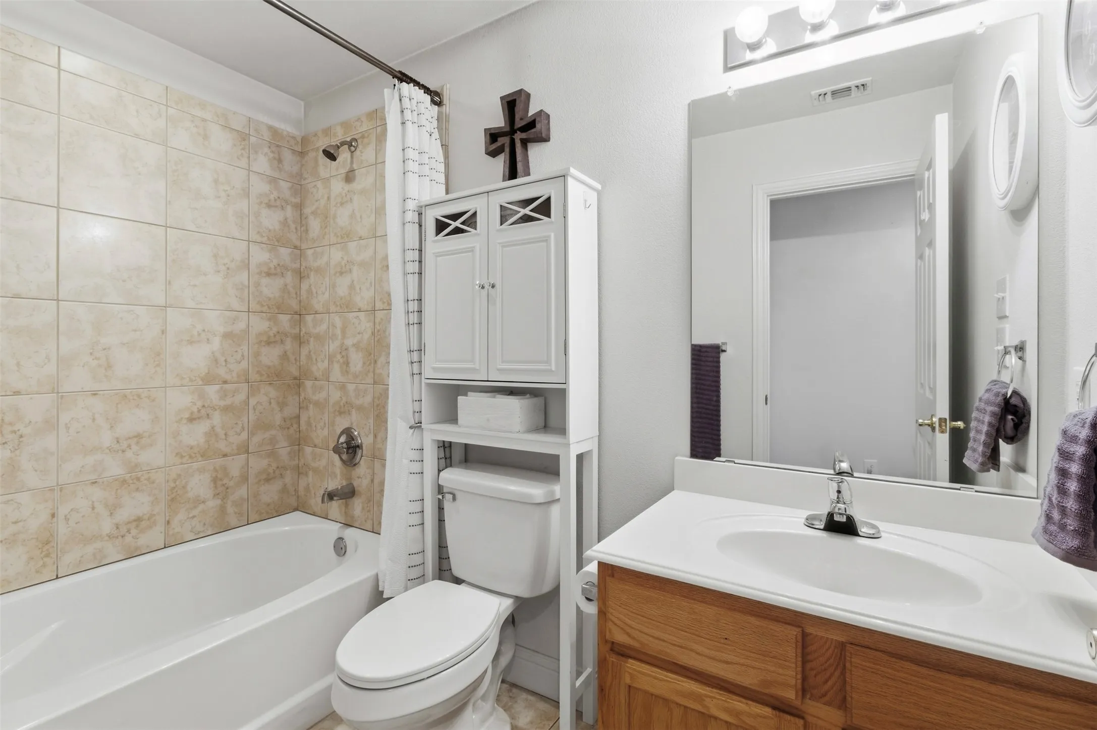 Single Family Residence For Sale in Collin County , 2725 County Road 494, Princeton, Texas 75407, 3 Bedroom, 3 Bathroom, 3 Garage spaces, 2,296 Sqft, built in 2004, mls#21278645, Real Estate Agent in Princeton, Homes For Sale in Collin county, Homes For Sale in Princeton, Realtor in Princeton Texas, Real Estate Brokerage Independent Realty Texas, Luminita Cordes Realtor
