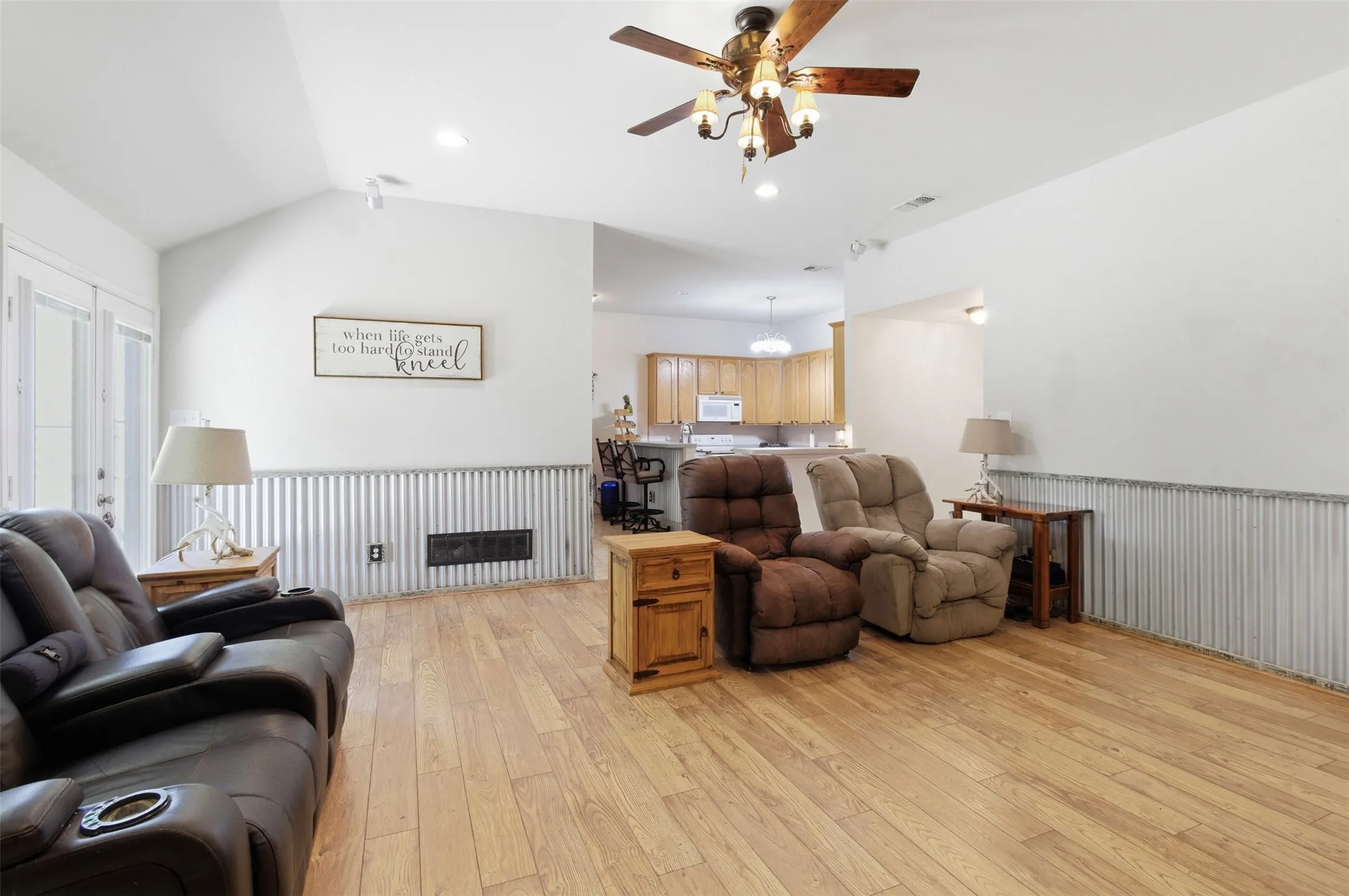 Single Family Residence For Sale in Collin County , 2725 County Road 494, Princeton, Texas 75407, 3 Bedroom, 3 Bathroom, 3 Garage spaces, 2,296 Sqft, built in 2004, mls#21278645, Real Estate Agent in Princeton, Homes For Sale in Collin county, Homes For Sale in Princeton, Realtor in Princeton Texas, Real Estate Brokerage Independent Realty Texas, Luminita Cordes Realtor