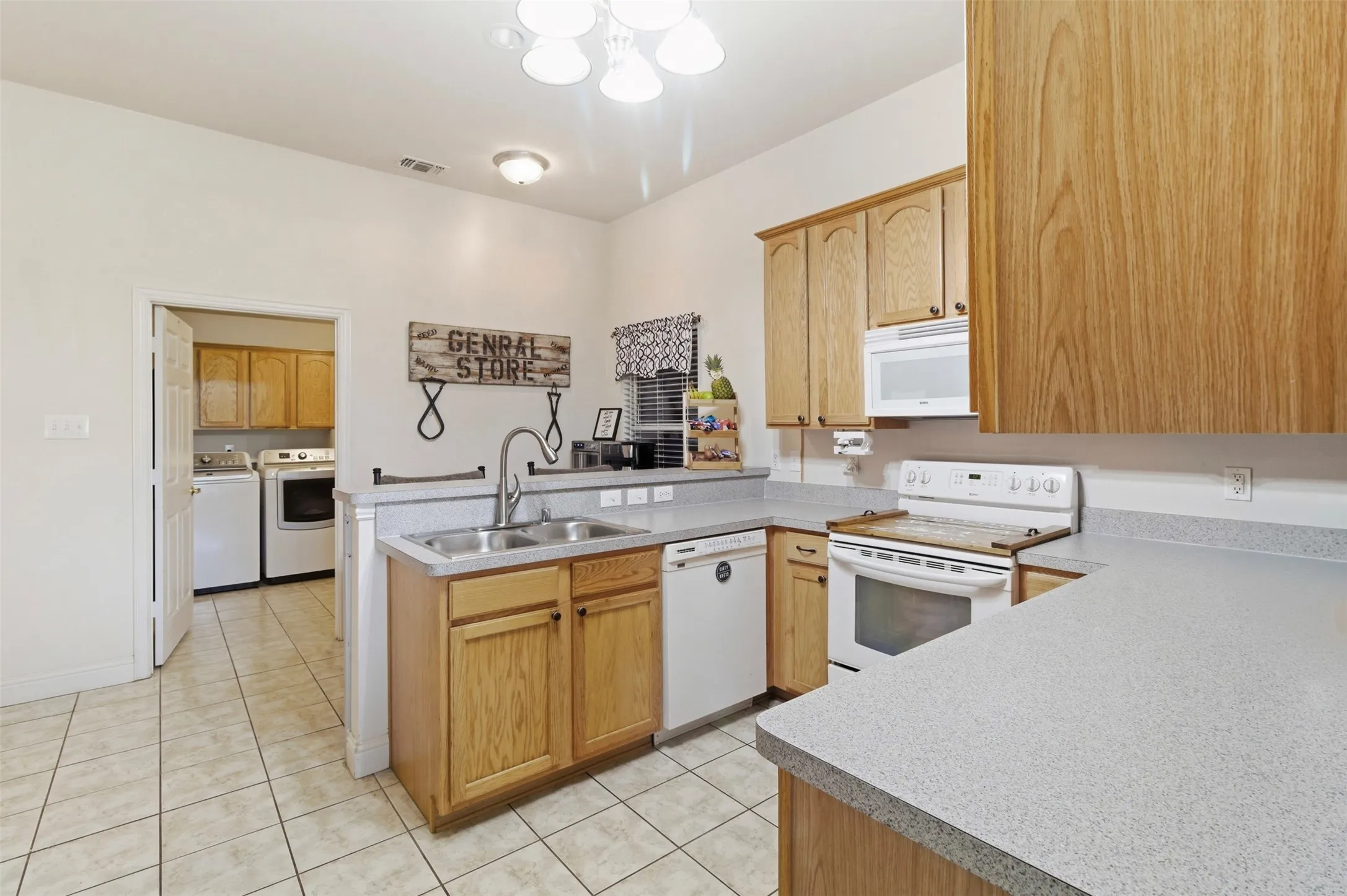 Single Family Residence For Sale in Collin County , 2725 County Road 494, Princeton, Texas 75407, 3 Bedroom, 3 Bathroom, 3 Garage spaces, 2,296 Sqft, built in 2004, mls#21278645, Real Estate Agent in Princeton, Homes For Sale in Collin county, Homes For Sale in Princeton, Realtor in Princeton Texas, Real Estate Brokerage Independent Realty Texas, Luminita Cordes Realtor