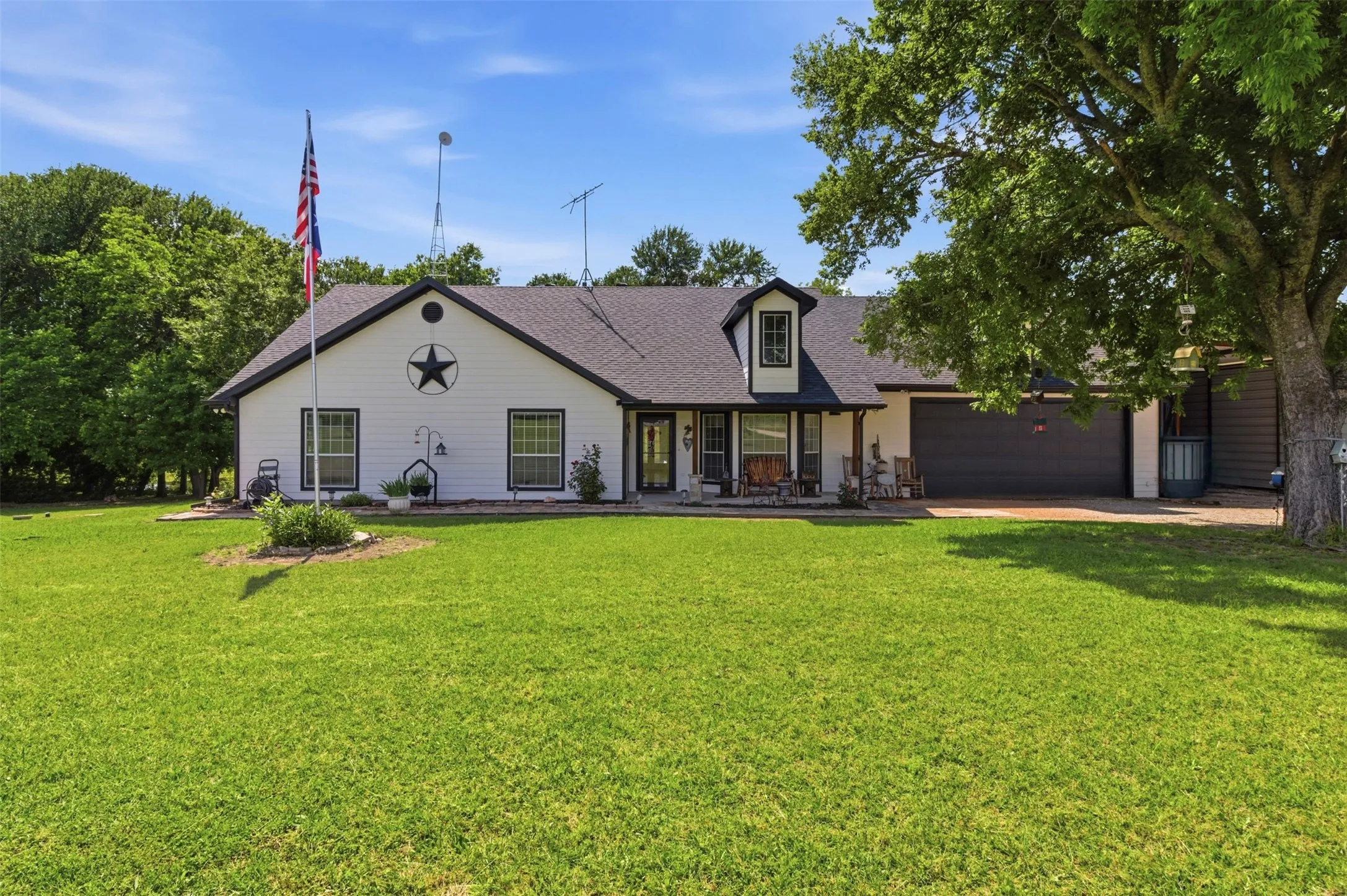 Single Family Residence For Sale in Collin County , 2725 County Road 494, Princeton, Texas 75407, 3 Bedroom, 3 Bathroom, 3 Garage spaces, 2,296 Sqft, built in 2004, mls#21278645, Real Estate Agent in Princeton, Homes For Sale in Collin county, Homes For Sale in Princeton, Realtor in Princeton Texas, Real Estate Brokerage Independent Realty Texas, Luminita Cordes Realtor