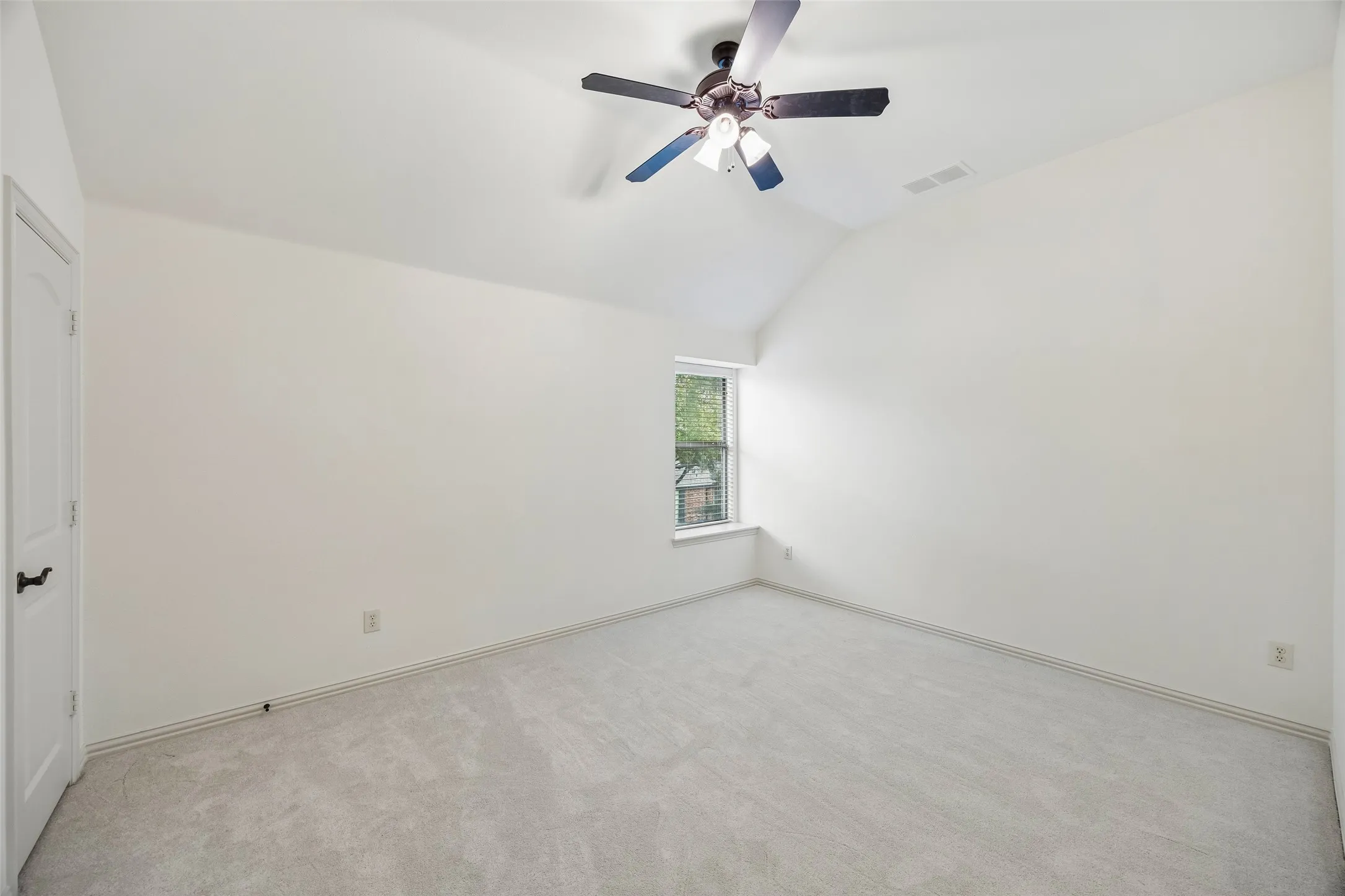 Single Family Residence For Sale in Collin County , 2610 Stonybrook Drive, Prosper, Texas 75078, 4 Bedroom, 3 Bathroom, 3 Garage spaces, 3,631 Sqft, built in 2006, mls#21277289, Real Estate Agent in Prosper, Homes For Sale in Collin county, Homes For Sale in Prosper, Realtor in Prosper Texas, Real Estate Brokerage Independent Realty Texas, Luminita Cordes Realtor