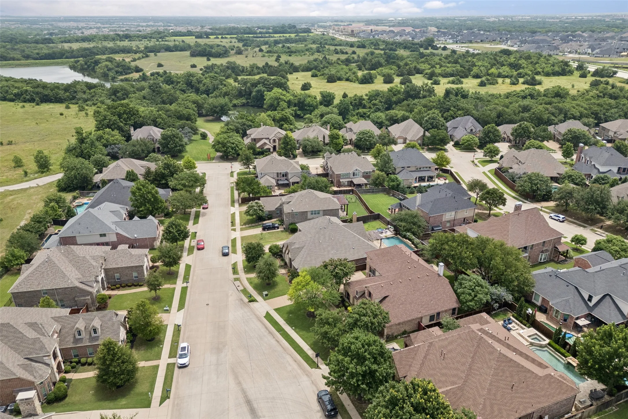Single Family Residence For Sale in Collin County , 2610 Stonybrook Drive, Prosper, Texas 75078, 4 Bedroom, 3 Bathroom, 3 Garage spaces, 3,631 Sqft, built in 2006, mls#21277289, Real Estate Agent in Prosper, Homes For Sale in Collin county, Homes For Sale in Prosper, Realtor in Prosper Texas, Real Estate Brokerage Independent Realty Texas, Luminita Cordes Realtor