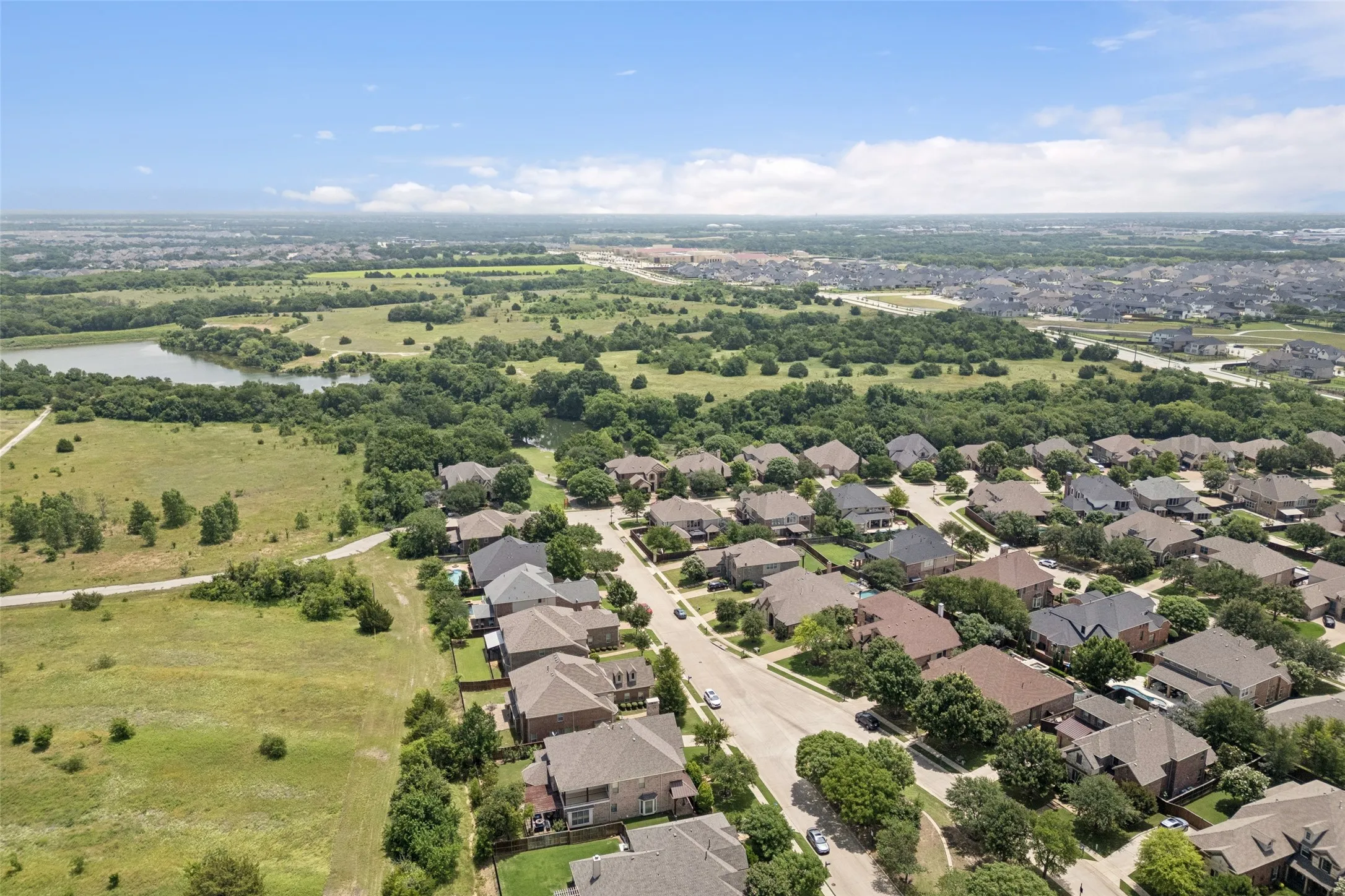 Single Family Residence For Sale in Collin County , 2610 Stonybrook Drive, Prosper, Texas 75078, 4 Bedroom, 3 Bathroom, 3 Garage spaces, 3,631 Sqft, built in 2006, mls#21277289, Real Estate Agent in Prosper, Homes For Sale in Collin county, Homes For Sale in Prosper, Realtor in Prosper Texas, Real Estate Brokerage Independent Realty Texas, Luminita Cordes Realtor