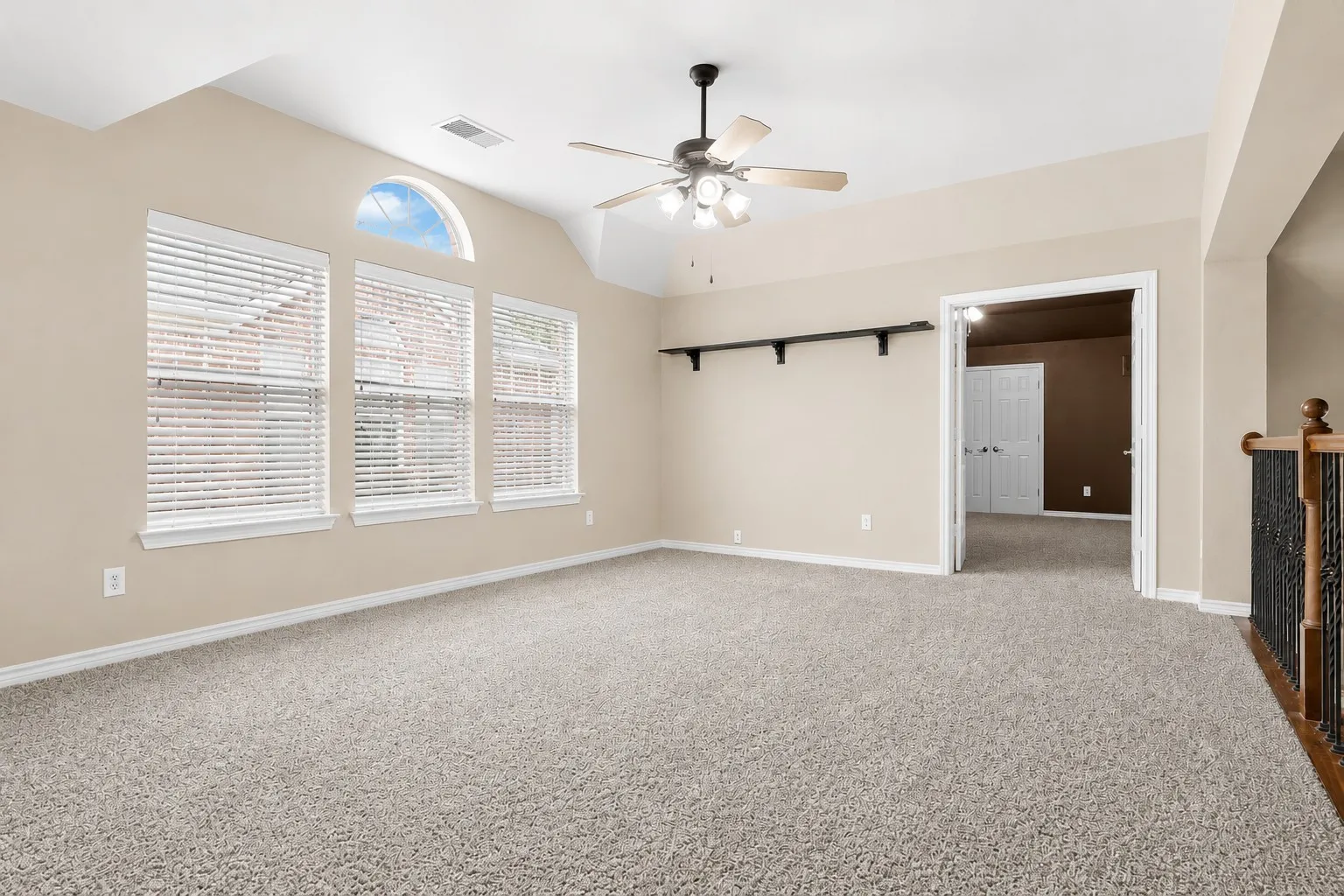 GAME ROOM UPSTAIRS FOR EXTRA FUN!