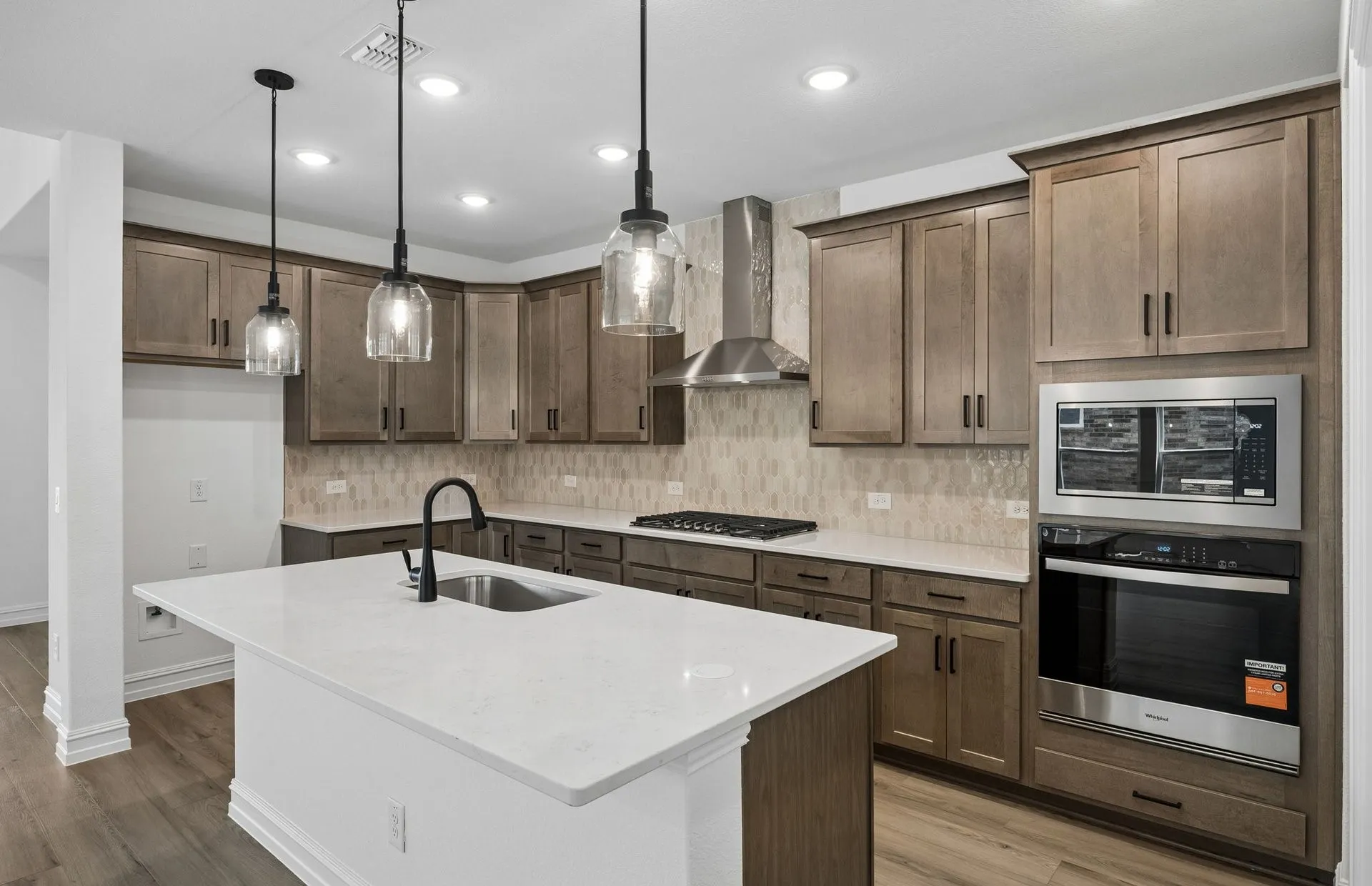 Beautiful pendent lighting in kitchen