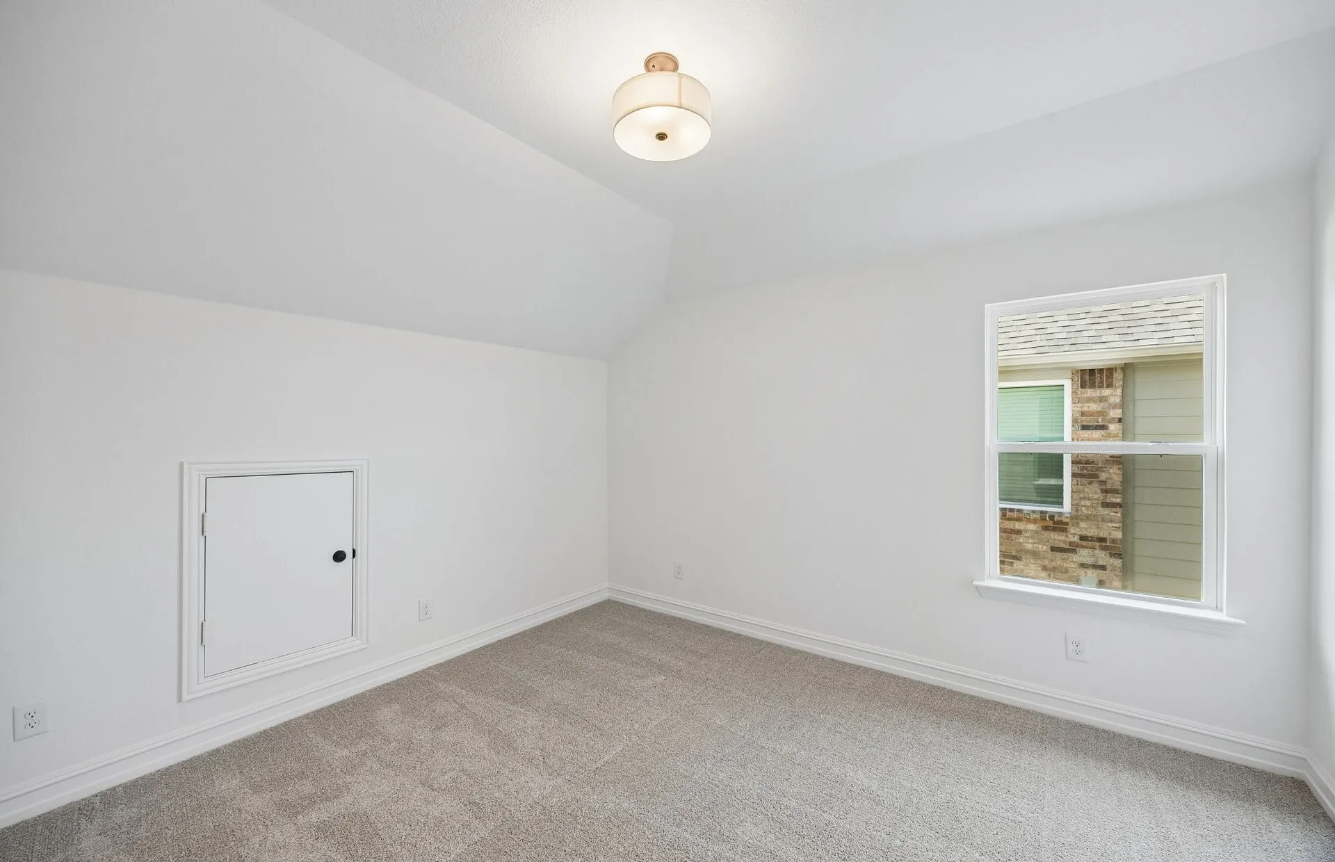 Secondary bedroom