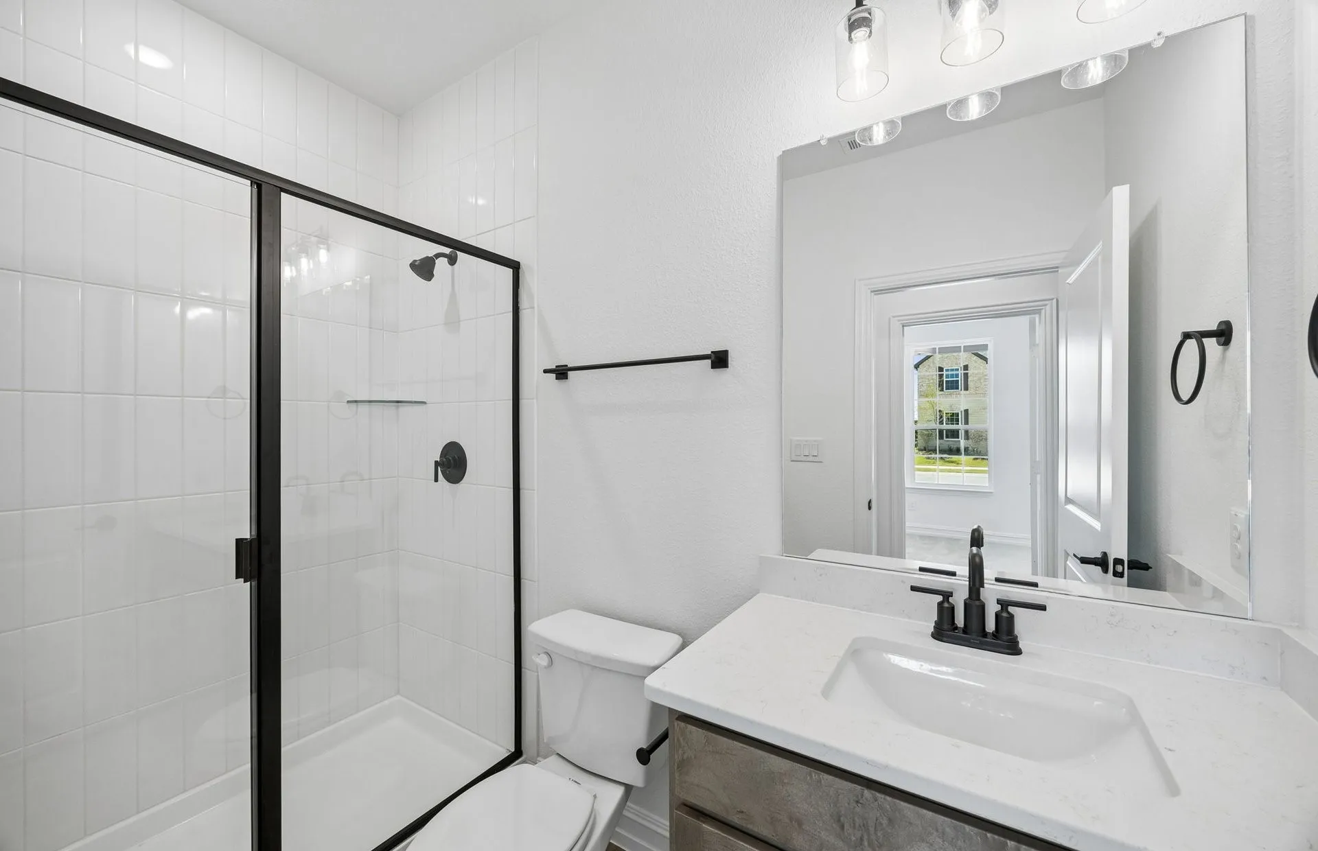 Secondary bath on first level