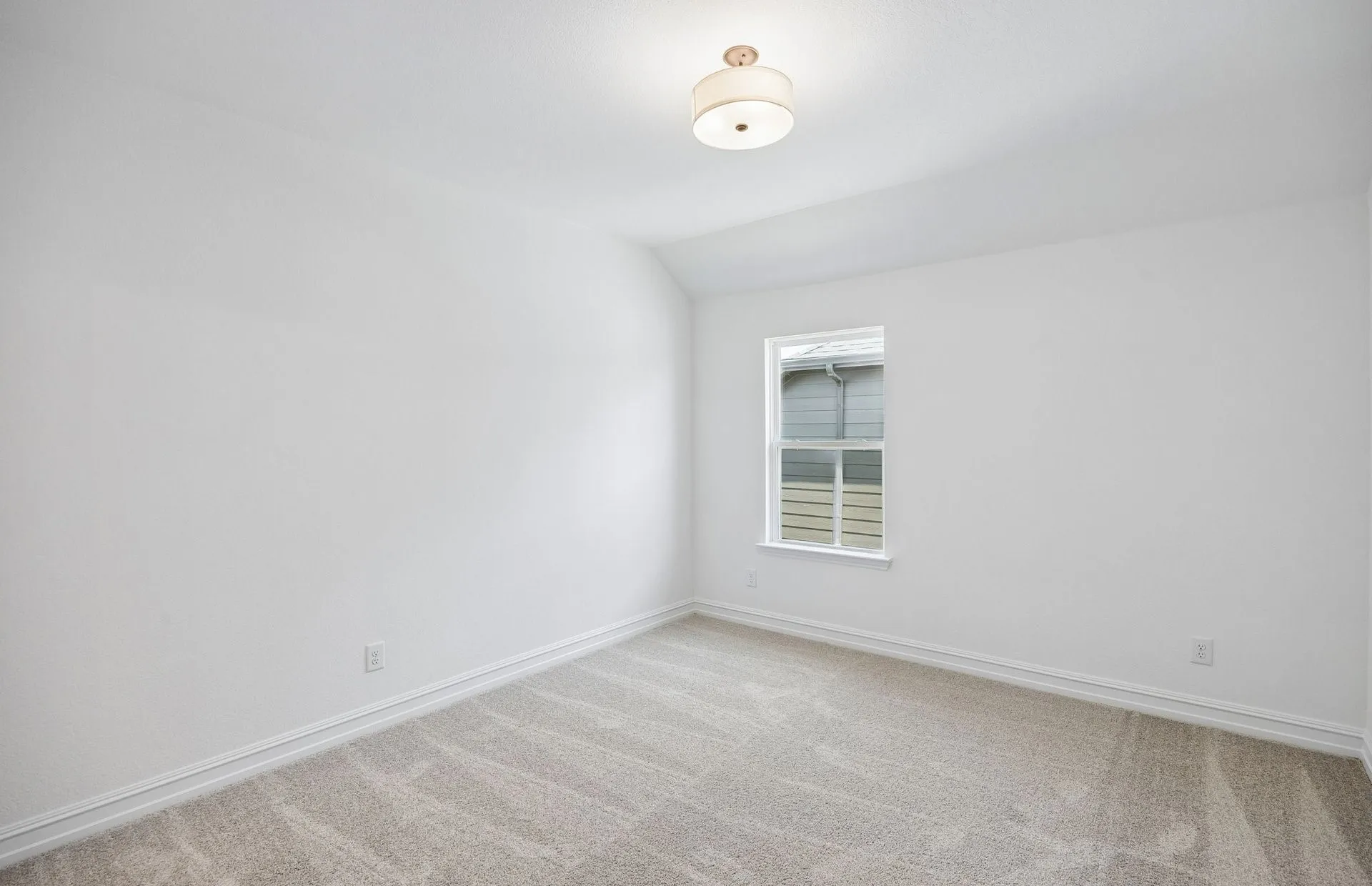 Secondary bedroom