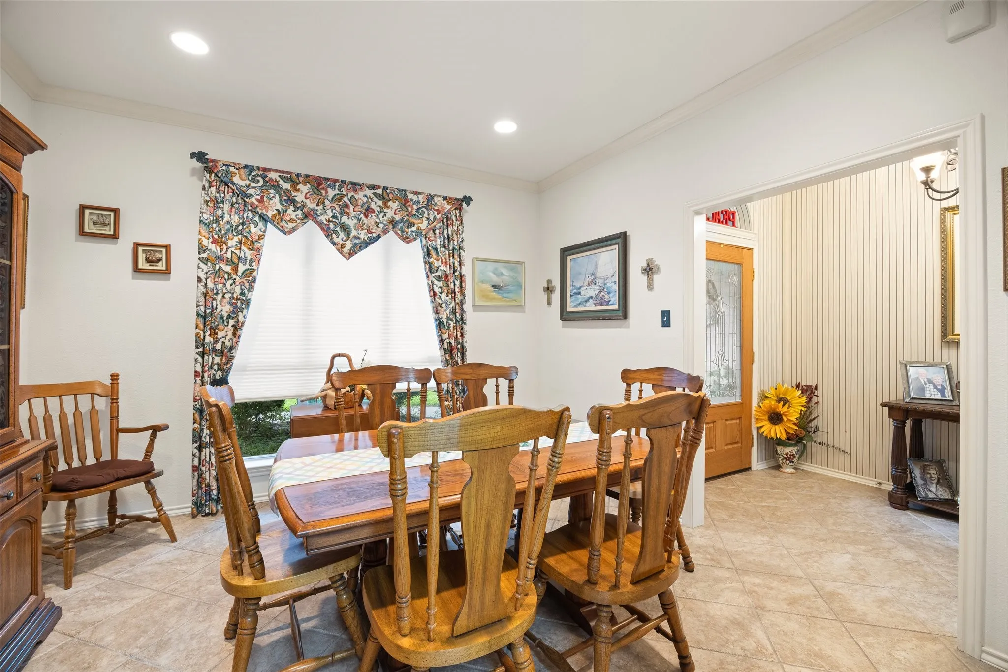 Single Family Residence For Sale in Hood County , 8912 Green Leaves Drive, Granbury, Texas 76049, 3 Bedroom, 2 Bathroom, 2 Garage spaces, 1,977 Sqft, built in 1994, mls#21278658, Real Estate Agent in Granbury, Homes For Sale in Hood county, Homes For Sale in Granbury, Realtor in Granbury Texas, Real Estate Brokerage Independent Realty Texas, Luminita Cordes Realtor