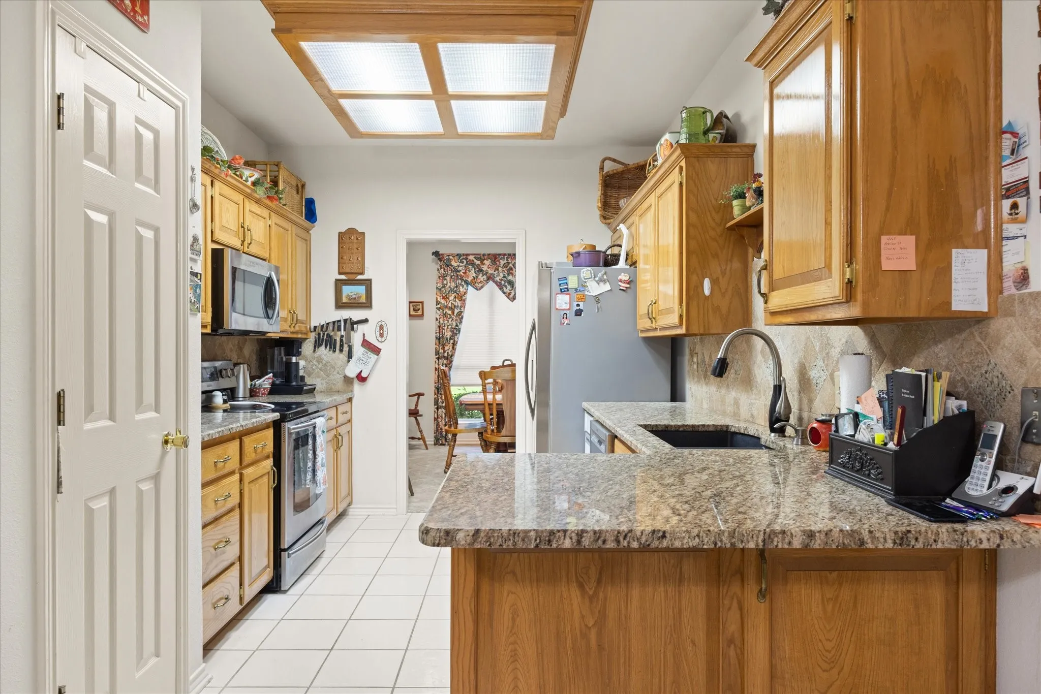 Single Family Residence For Sale in Hood County , 8912 Green Leaves Drive, Granbury, Texas 76049, 3 Bedroom, 2 Bathroom, 2 Garage spaces, 1,977 Sqft, built in 1994, mls#21278658, Real Estate Agent in Granbury, Homes For Sale in Hood county, Homes For Sale in Granbury, Realtor in Granbury Texas, Real Estate Brokerage Independent Realty Texas, Luminita Cordes Realtor