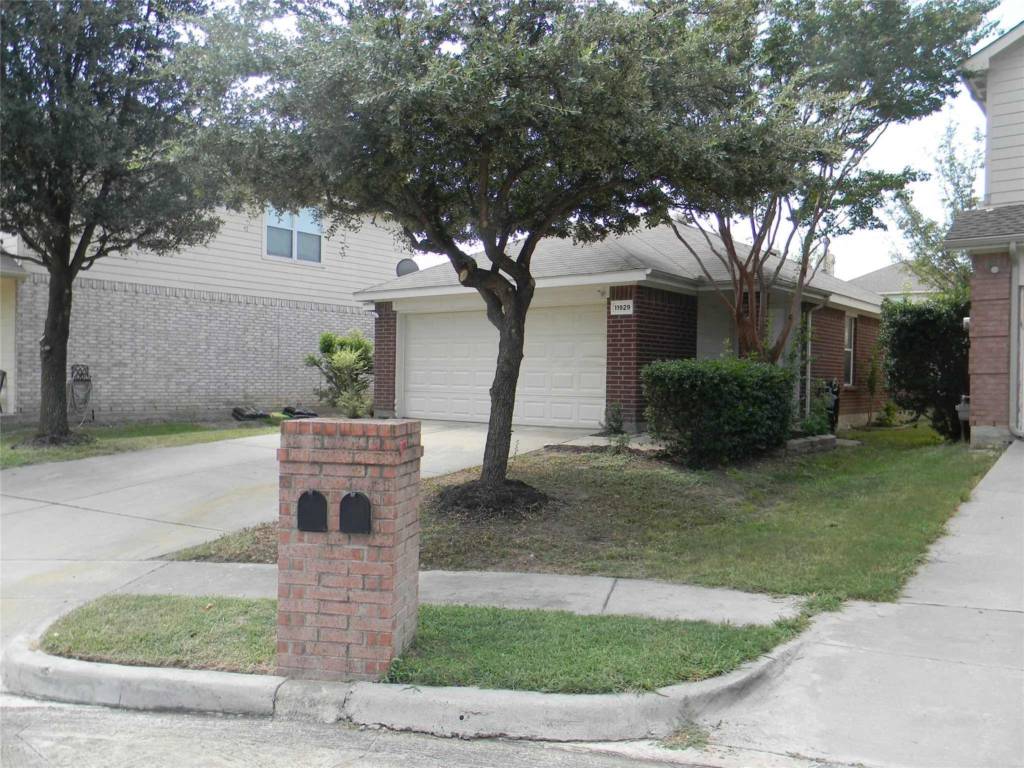 Single Family Residence For Rent in Tarrant County , 11929 Porcupine Drive, Fort Worth, Texas 76244, 4 Bedrooms, 2 Bathrooms, 2 Garage spaces, 1,553 Sqft, built in 2004, Price $2,200, mls#21278663, Real Estate Agent in Fort Worth, Homes For Rent in Tarrant county, Homes For Rent in Fort Worth, Realtor in Fort Worth Texas, Real Estate Brokerage Independent Realty Texas, Luminita Cordes Realtor