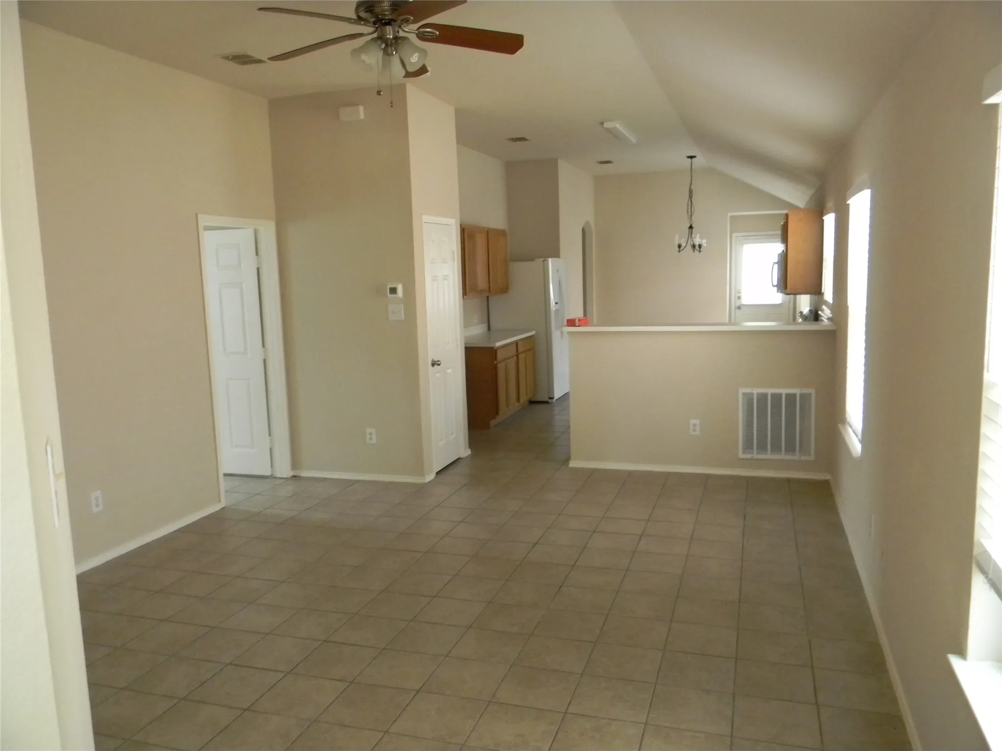 Single Family Residence For Rent in Tarrant County , 11929 Porcupine Drive, Fort Worth, Texas 76244, 4 Bedrooms, 2 Bathrooms, 2 Garage spaces, 1,553 Sqft, built in 2004, Price $2,200, mls#21278663, Real Estate Agent in Fort Worth, Homes For Rent in Tarrant county, Homes For Rent in Fort Worth, Realtor in Fort Worth Texas, Real Estate Brokerage Independent Realty Texas, Luminita Cordes Realtor
