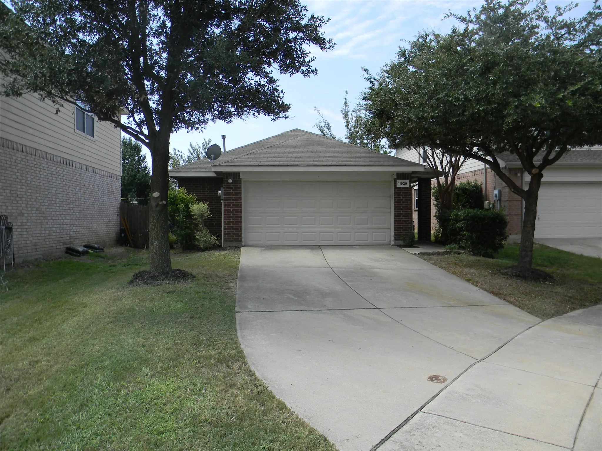 Single Family Residence For Rent in Tarrant County , 11929 Porcupine Drive, Fort Worth, Texas 76244, 4 Bedrooms, 2 Bathrooms, 2 Garage spaces, 1,553 Sqft, built in 2004, Price $2,200, mls#21278663, Real Estate Agent in Fort Worth, Homes For Rent in Tarrant county, Homes For Rent in Fort Worth, Realtor in Fort Worth Texas, Real Estate Brokerage Independent Realty Texas, Luminita Cordes Realtor
