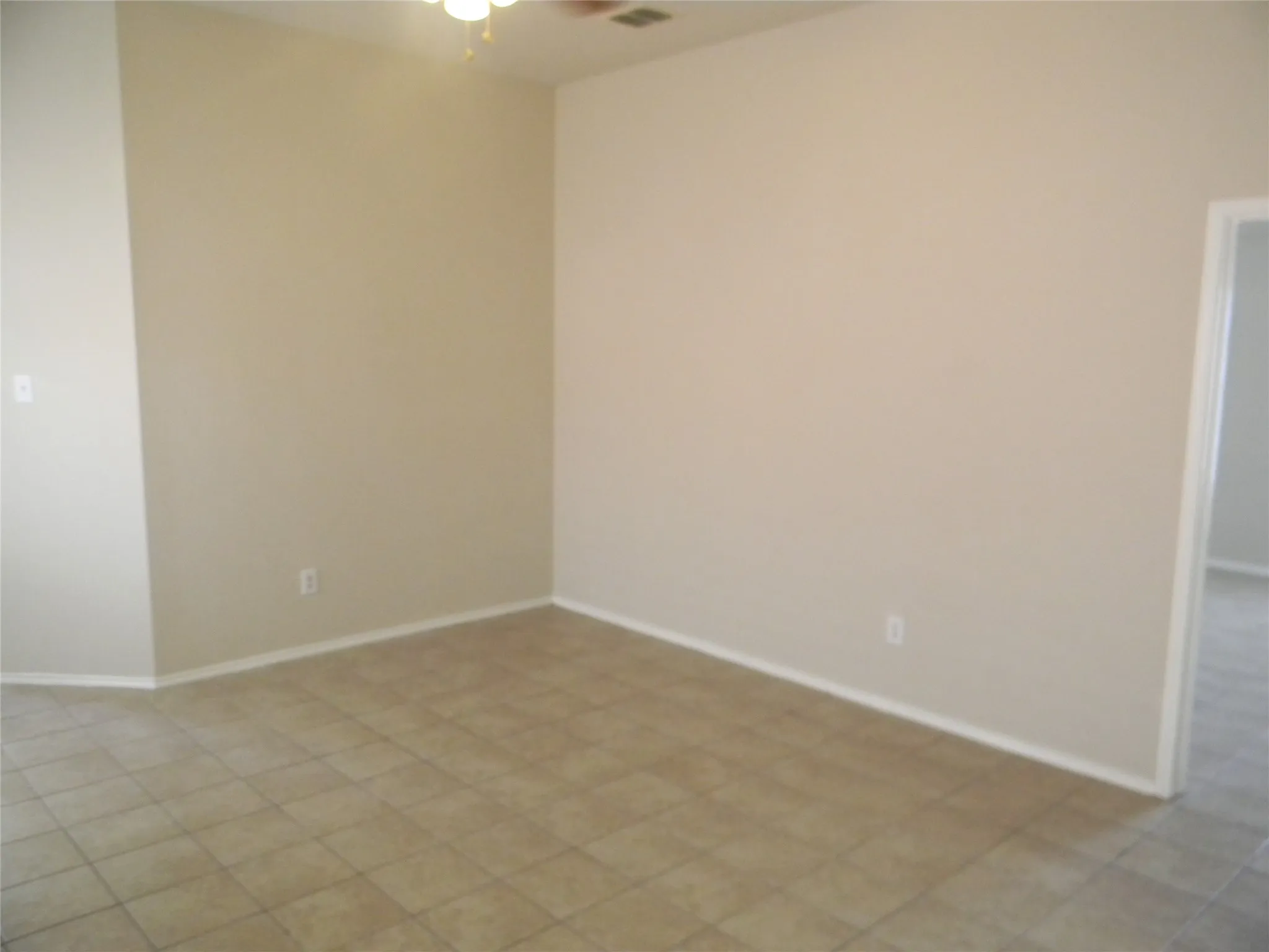 Single Family Residence For Rent in Tarrant County , 11929 Porcupine Drive, Fort Worth, Texas 76244, 4 Bedrooms, 2 Bathrooms, 2 Garage spaces, 1,553 Sqft, built in 2004, Price $2,200, mls#21278663, Real Estate Agent in Fort Worth, Homes For Rent in Tarrant county, Homes For Rent in Fort Worth, Realtor in Fort Worth Texas, Real Estate Brokerage Independent Realty Texas, Luminita Cordes Realtor