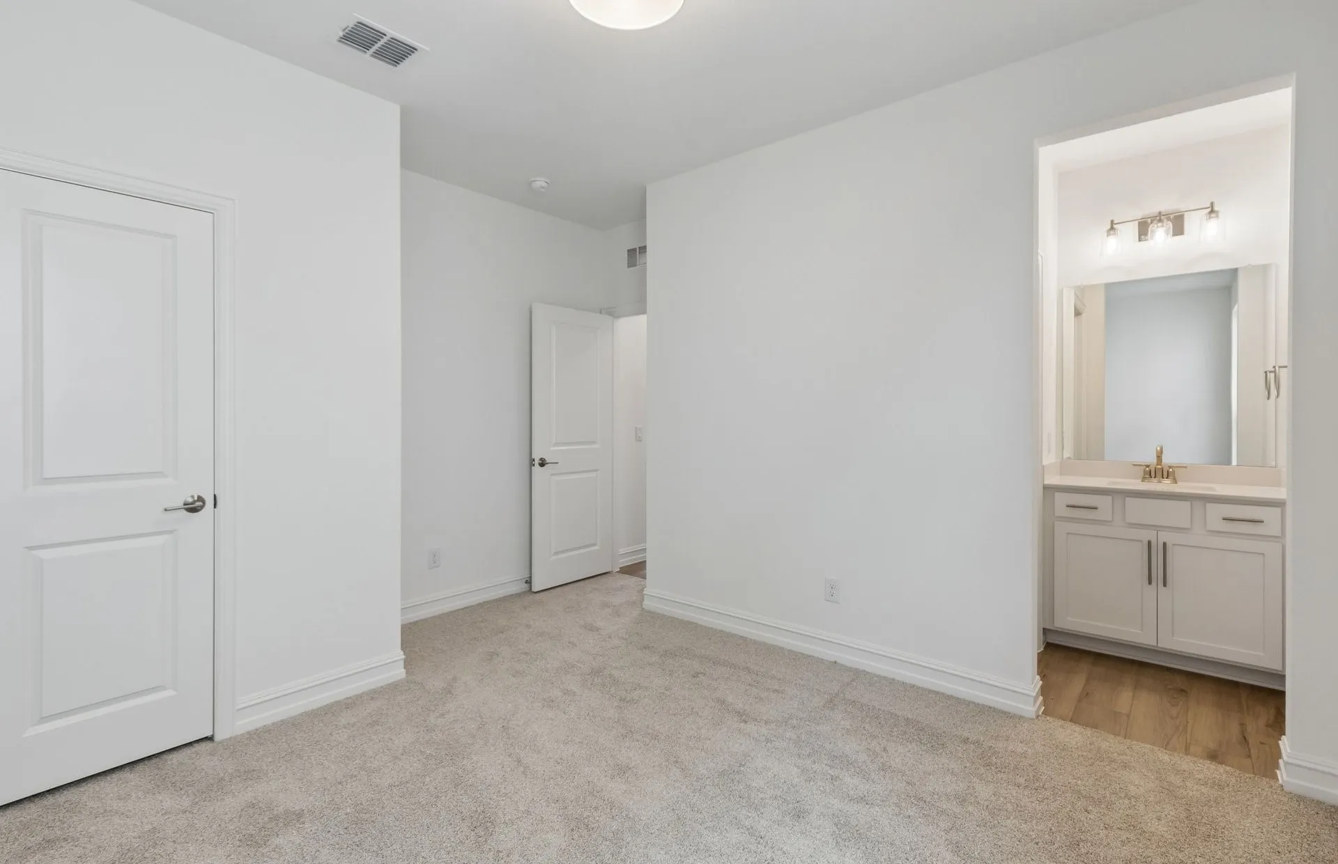 Secondary bedroom