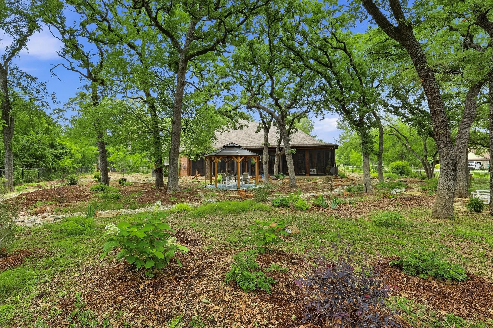 Single Family Residence For Sale in Denton County , 101 W Oak Shores Drive, Cross Roads, Texas 76227, 4 Bedroom, 3 Bathroom, 2 Garage spaces, 2,733 Sqft, built in 1996, mls#21259084, Real Estate Agent in Cross Roads, Homes For Sale in Denton county, Homes For Sale in Cross Roads, Realtor in Cross Roads Texas, Real Estate Brokerage Independent Realty Texas, Luminita Cordes Realtor