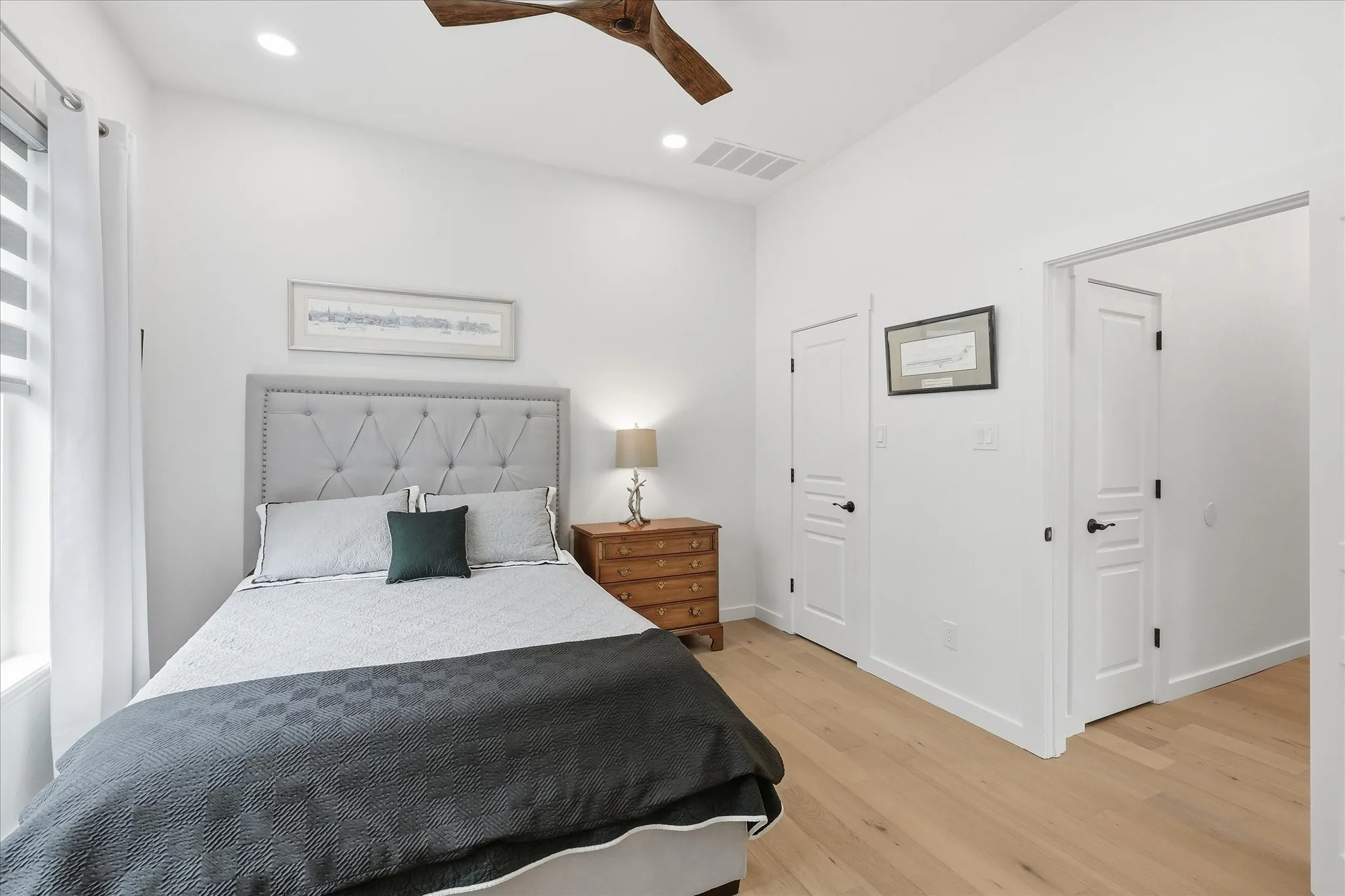 Single Family Residence For Sale in Denton County , 101 W Oak Shores Drive, Cross Roads, Texas 76227, 4 Bedroom, 3 Bathroom, 2 Garage spaces, 2,733 Sqft, built in 1996, mls#21259084, Real Estate Agent in Cross Roads, Homes For Sale in Denton county, Homes For Sale in Cross Roads, Realtor in Cross Roads Texas, Real Estate Brokerage Independent Realty Texas, Luminita Cordes Realtor