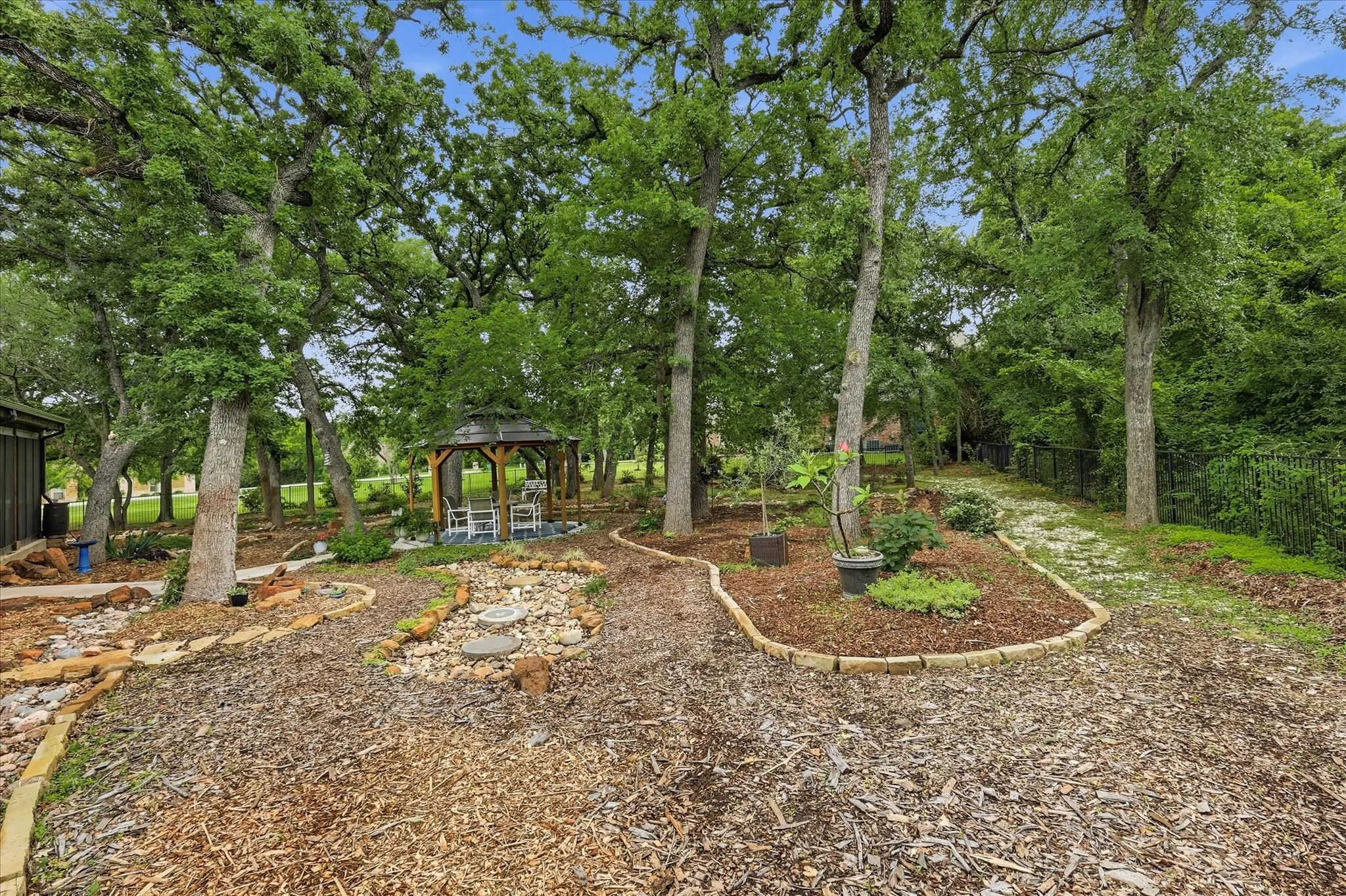 Single Family Residence For Sale in Denton County , 101 W Oak Shores Drive, Cross Roads, Texas 76227, 4 Bedroom, 3 Bathroom, 2 Garage spaces, 2,733 Sqft, built in 1996, mls#21259084, Real Estate Agent in Cross Roads, Homes For Sale in Denton county, Homes For Sale in Cross Roads, Realtor in Cross Roads Texas, Real Estate Brokerage Independent Realty Texas, Luminita Cordes Realtor