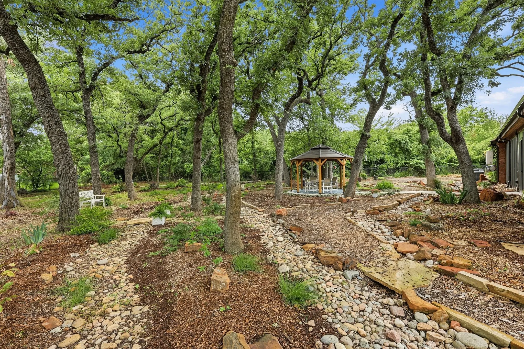 Single Family Residence For Sale in Denton County , 101 W Oak Shores Drive, Cross Roads, Texas 76227, 4 Bedroom, 3 Bathroom, 2 Garage spaces, 2,733 Sqft, built in 1996, mls#21259084, Real Estate Agent in Cross Roads, Homes For Sale in Denton county, Homes For Sale in Cross Roads, Realtor in Cross Roads Texas, Real Estate Brokerage Independent Realty Texas, Luminita Cordes Realtor