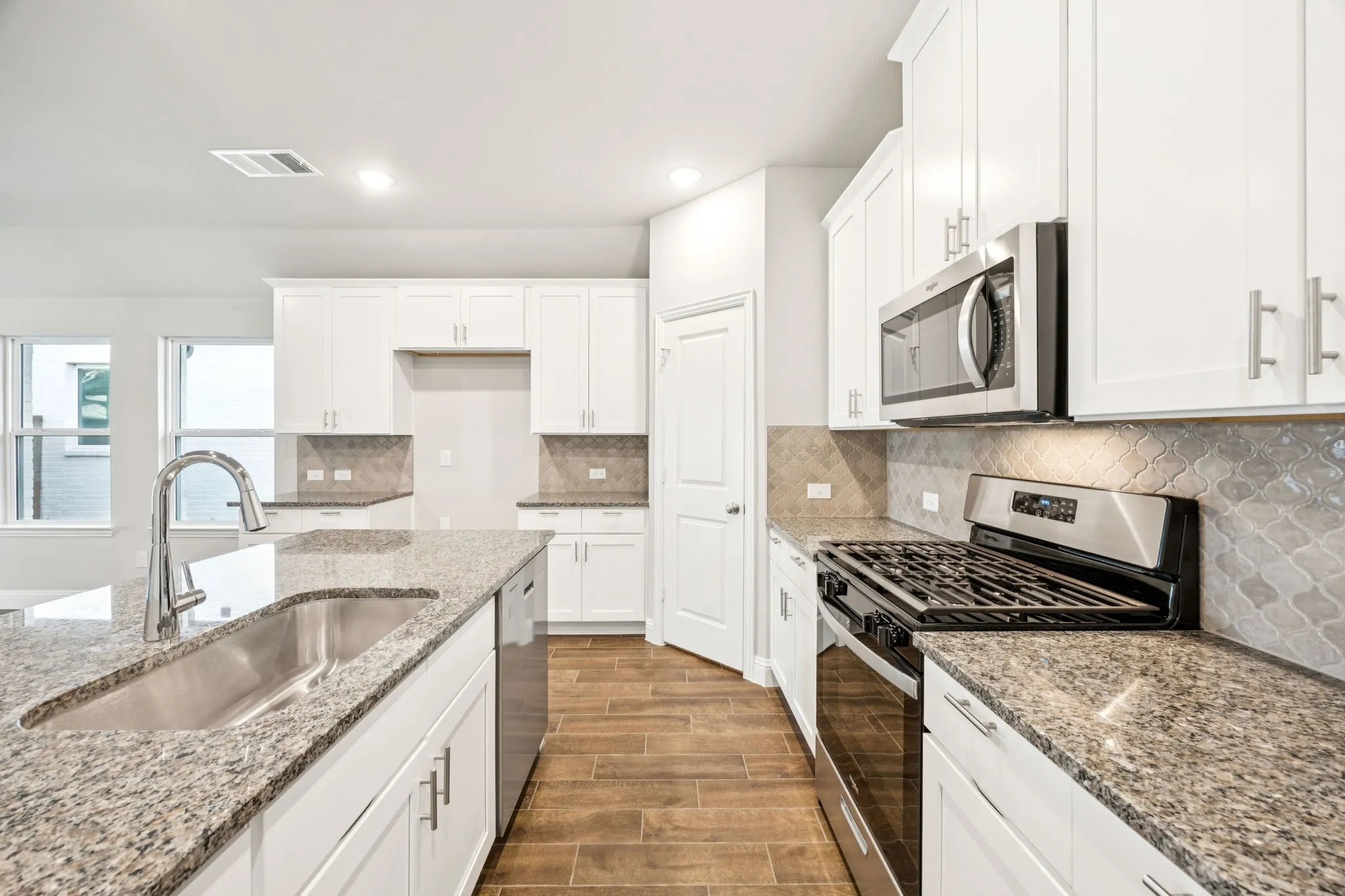Single Family Residence For Sale in Collin County , 513 Hoot Owl Hill, Weston, Texas 75009, 3 Bedroom, 2 Bathroom, 2 Garage spaces, 1,800 Sqft, built in 2023, mls#21278688, Real Estate Agent in Weston, Homes For Sale in Collin county, Homes For Sale in Weston, Realtor in Weston Texas, Real Estate Brokerage Independent Realty Texas, Luminita Cordes Realtor