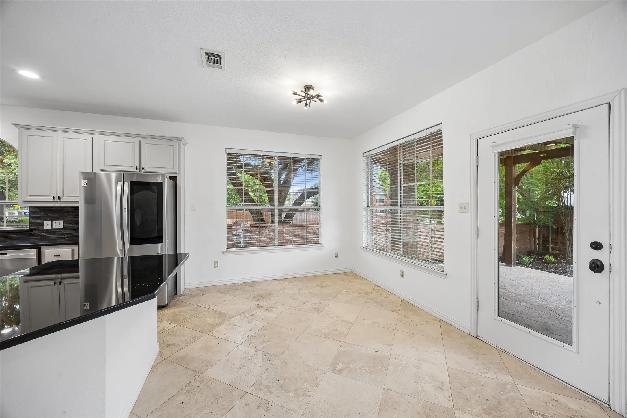 Single Family Residence For Sale in Collin County , 2701 Oates Drive, Plano, Texas 75093, 4 Bedroom, 3 Bathroom, 2 Garage spaces, 3,026 Sqft, built in 1997, mls#21278311, Real Estate Agent in Plano, Homes For Sale in Collin county, Homes For Sale in Plano, Realtor in Plano Texas, Real Estate Brokerage Independent Realty Texas, Luminita Cordes Realtor
