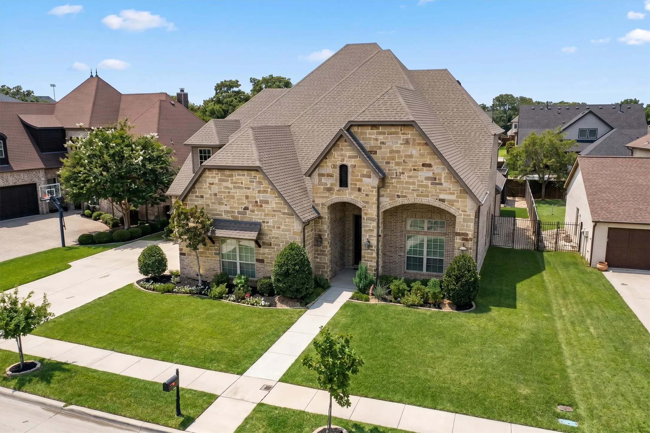 Single Family Residence For Sale in Denton County , 417 Boonesville Bend, Argyle, Texas 76226, 4 Bedrooms, 4 Bathrooms, 3 Garage spaces, 4,294 Sqft, built in 2017, Price $999,900, mls#21222868, Real Estate Agent in Argyle, Homes For Sale in Denton county, Homes For Sale in Argyle, Realtor in Argyle Texas, Real Estate Brokerage Independent Realty Texas, Luminita Cordes Realtor