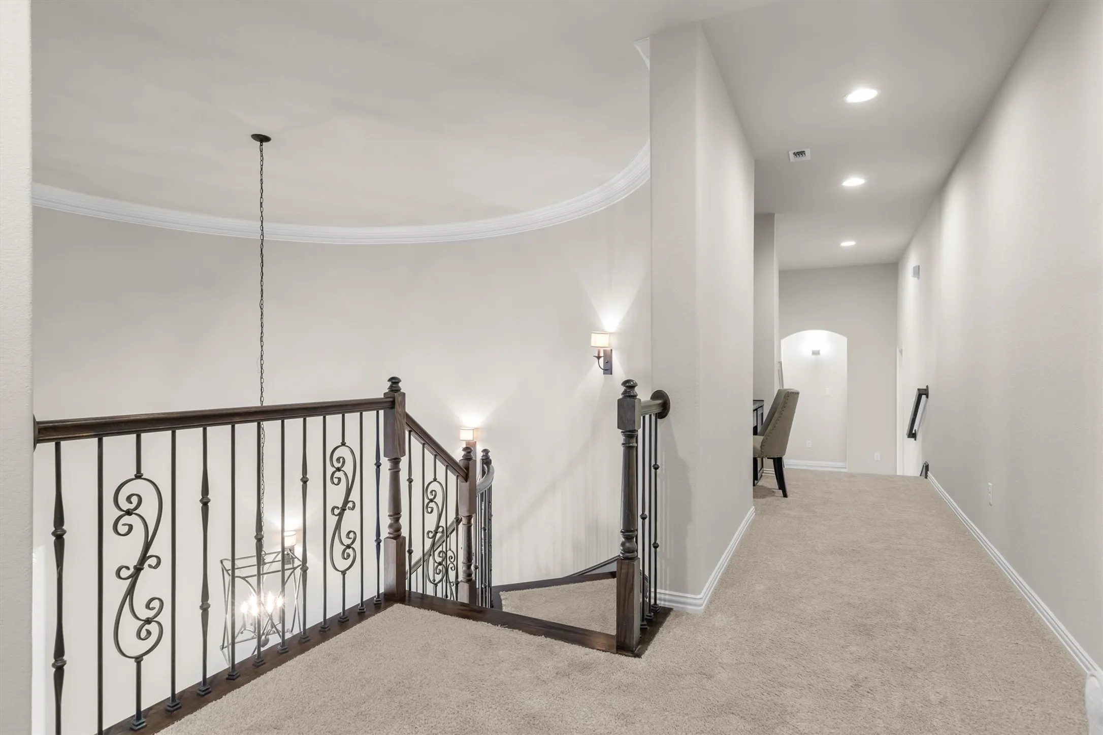Upstairs landing and hallways space