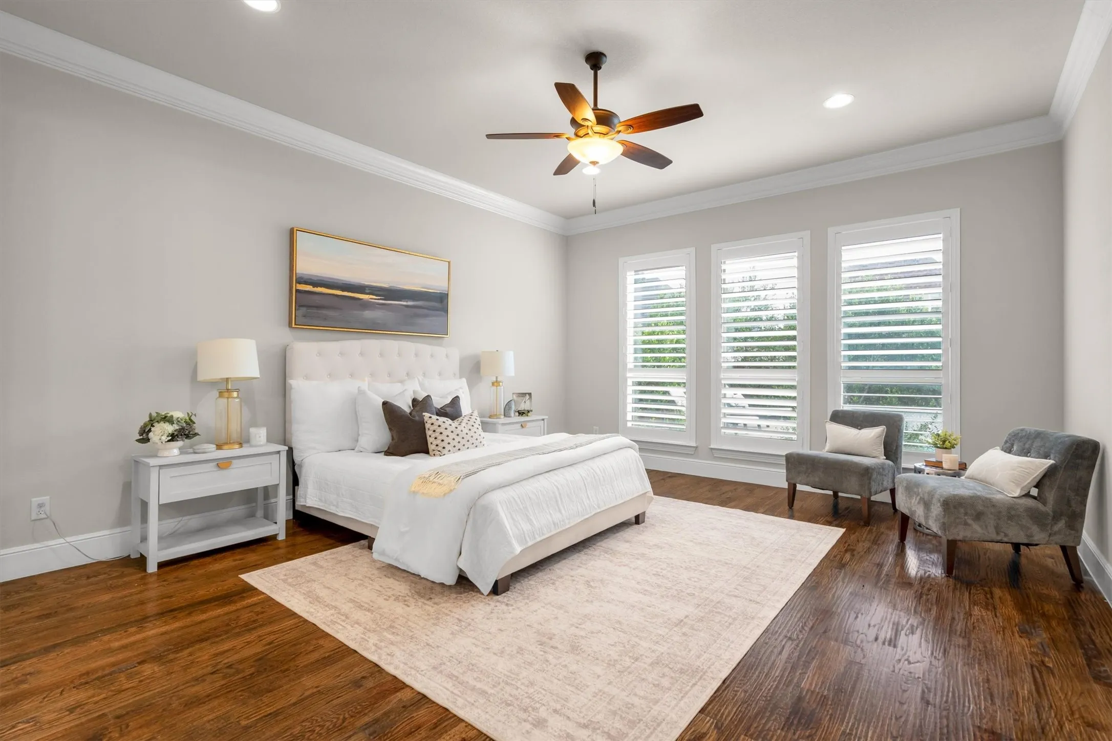 Large primary bedroom w