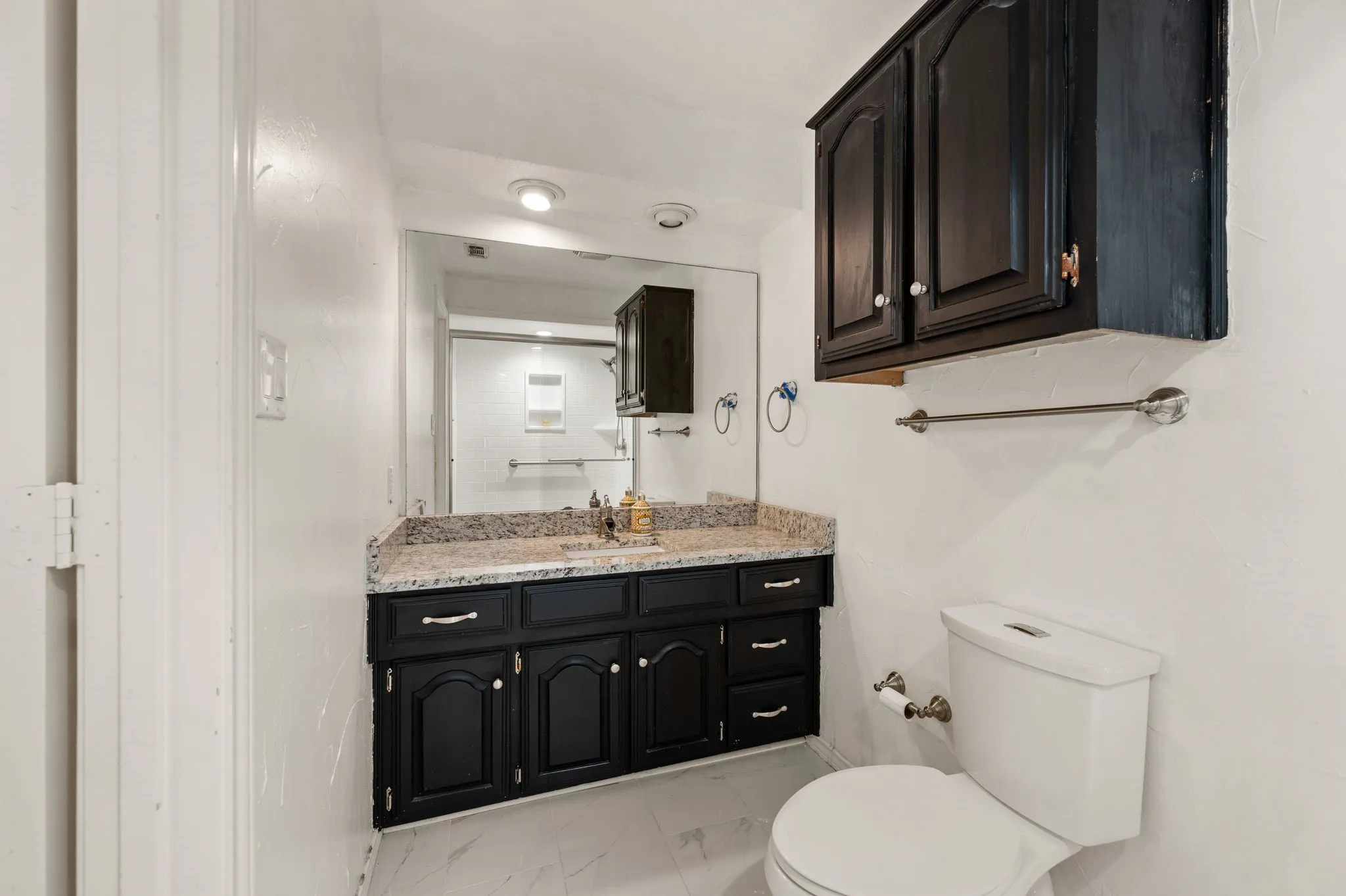 Ensuite bath for NE Bedroom, 2nd floor
