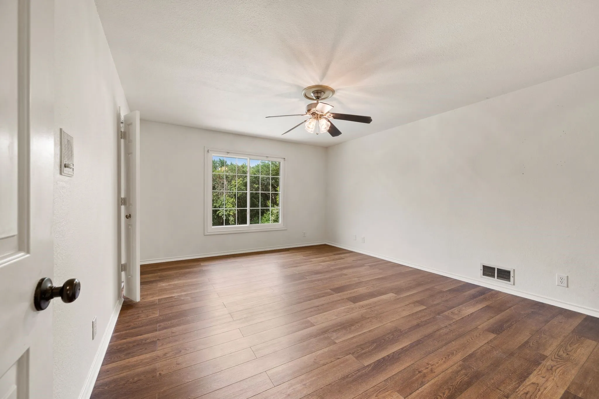 NE Bedroom, 2nd floor