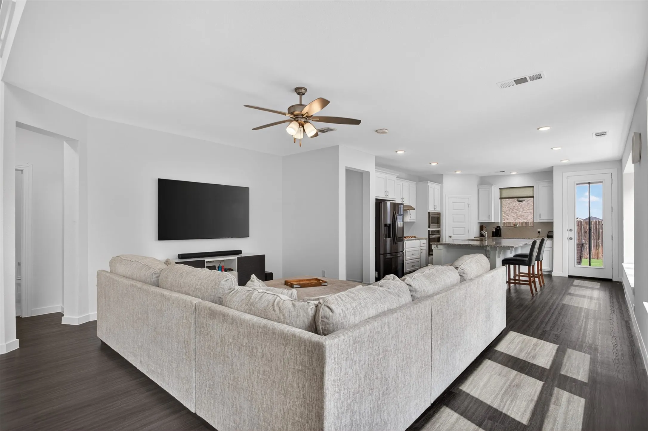 Single Family Residence For Sale in Kaufman County , 629 Claverton Lane, Forney, Texas 75126, 4 Bedroom, 3 Bathroom, 2 Garage spaces, 2,471 Sqft, built in 2020, mls#21278552, Real Estate Agent in Forney, Homes For Sale in Kaufman county, Homes For Sale in Forney, Realtor in Forney Texas, Real Estate Brokerage Independent Realty Texas, Luminita Cordes Realtor