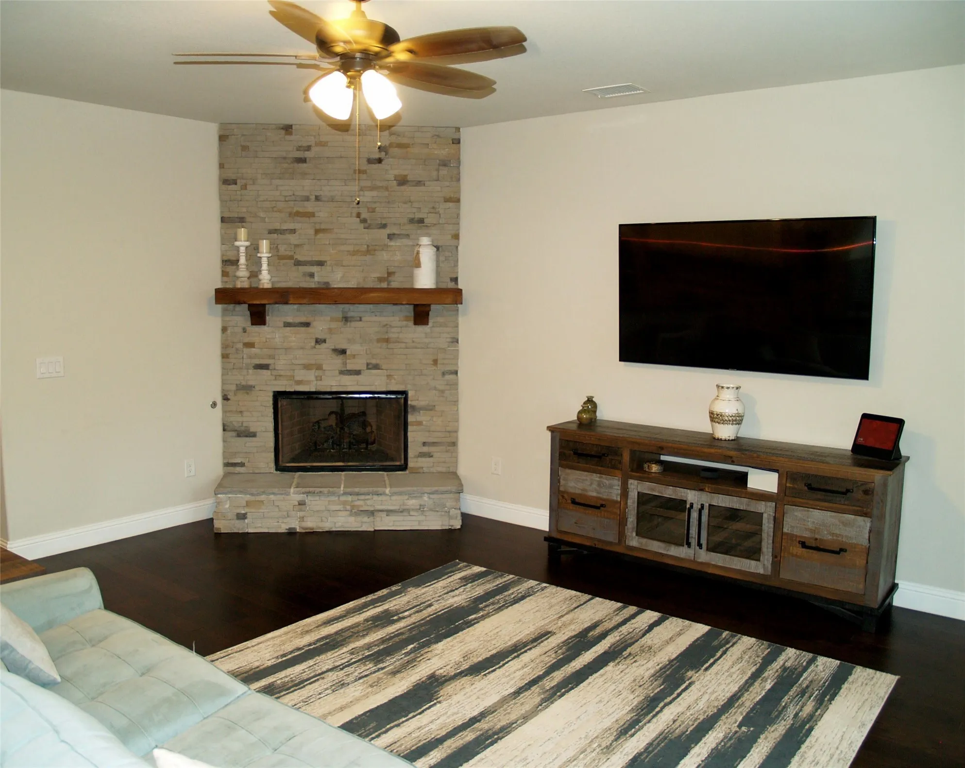 Single Family Residence For Sale in Collin County , 2104 Vista Ridge Road, Melissa, Texas 75454, 5 Bedroom, 4 Bathroom, 3 Garage spaces, 3,302 Sqft, built in 2022, mls#21278415, Real Estate Agent in Melissa, Homes For Sale in Collin county, Homes For Sale in Melissa, Realtor in Melissa Texas, Real Estate Brokerage Independent Realty Texas, Luminita Cordes Realtor