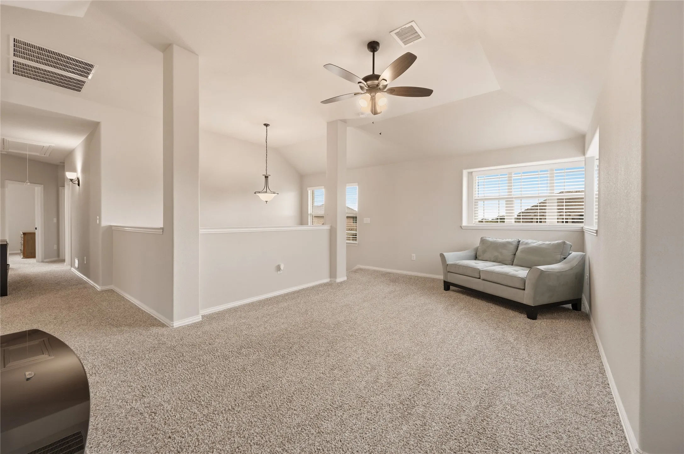 Single Family Residence For Sale in Collin County , 2104 Vista Ridge Road, Melissa, Texas 75454, 5 Bedroom, 4 Bathroom, 3 Garage spaces, 3,302 Sqft, built in 2022, mls#21278415, Real Estate Agent in Melissa, Homes For Sale in Collin county, Homes For Sale in Melissa, Realtor in Melissa Texas, Real Estate Brokerage Independent Realty Texas, Luminita Cordes Realtor