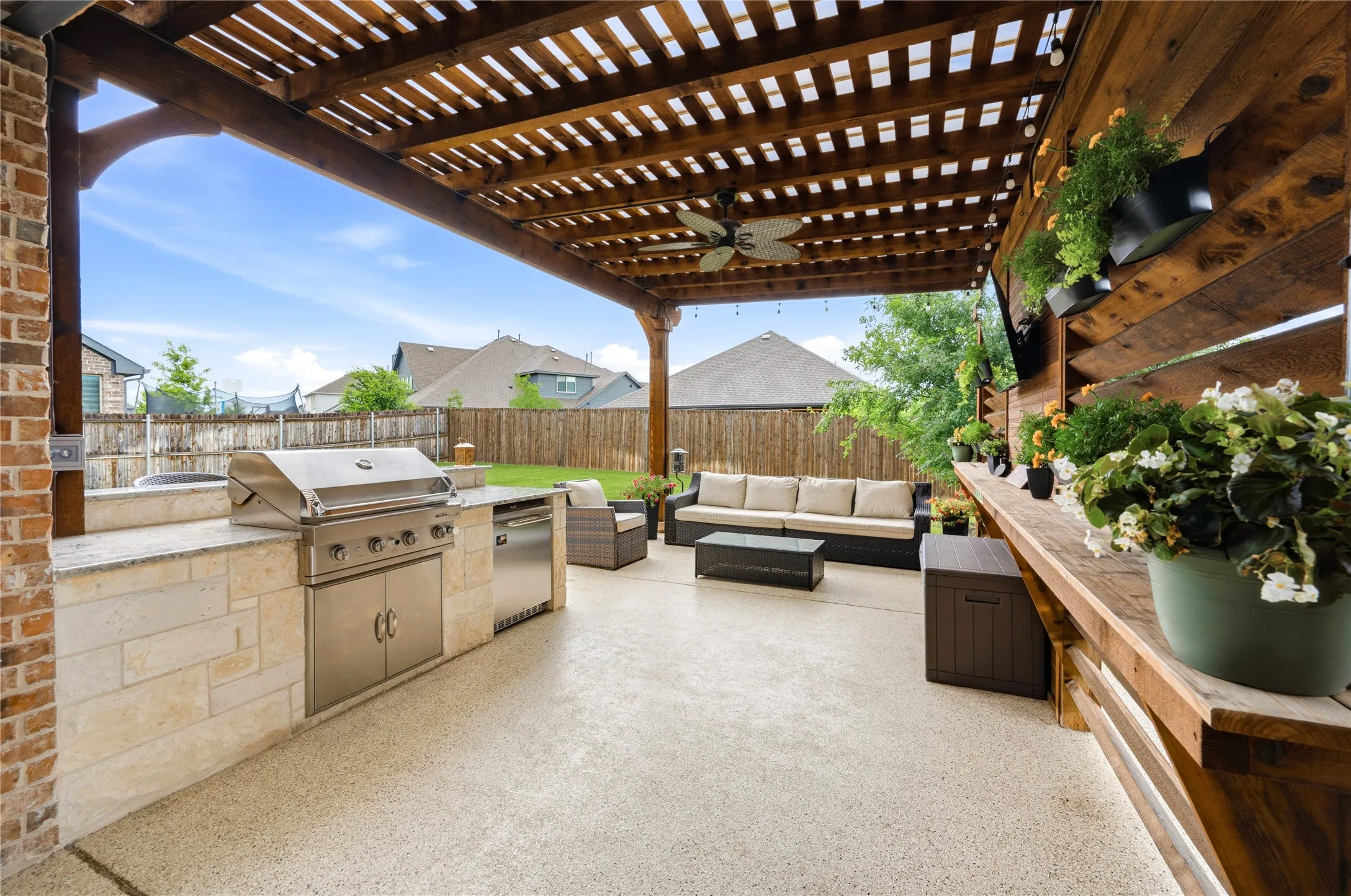 Single Family Residence For Sale in Collin County , 2104 Vista Ridge Road, Melissa, Texas 75454, 5 Bedroom, 4 Bathroom, 3 Garage spaces, 3,302 Sqft, built in 2022, mls#21278415, Real Estate Agent in Melissa, Homes For Sale in Collin county, Homes For Sale in Melissa, Realtor in Melissa Texas, Real Estate Brokerage Independent Realty Texas, Luminita Cordes Realtor