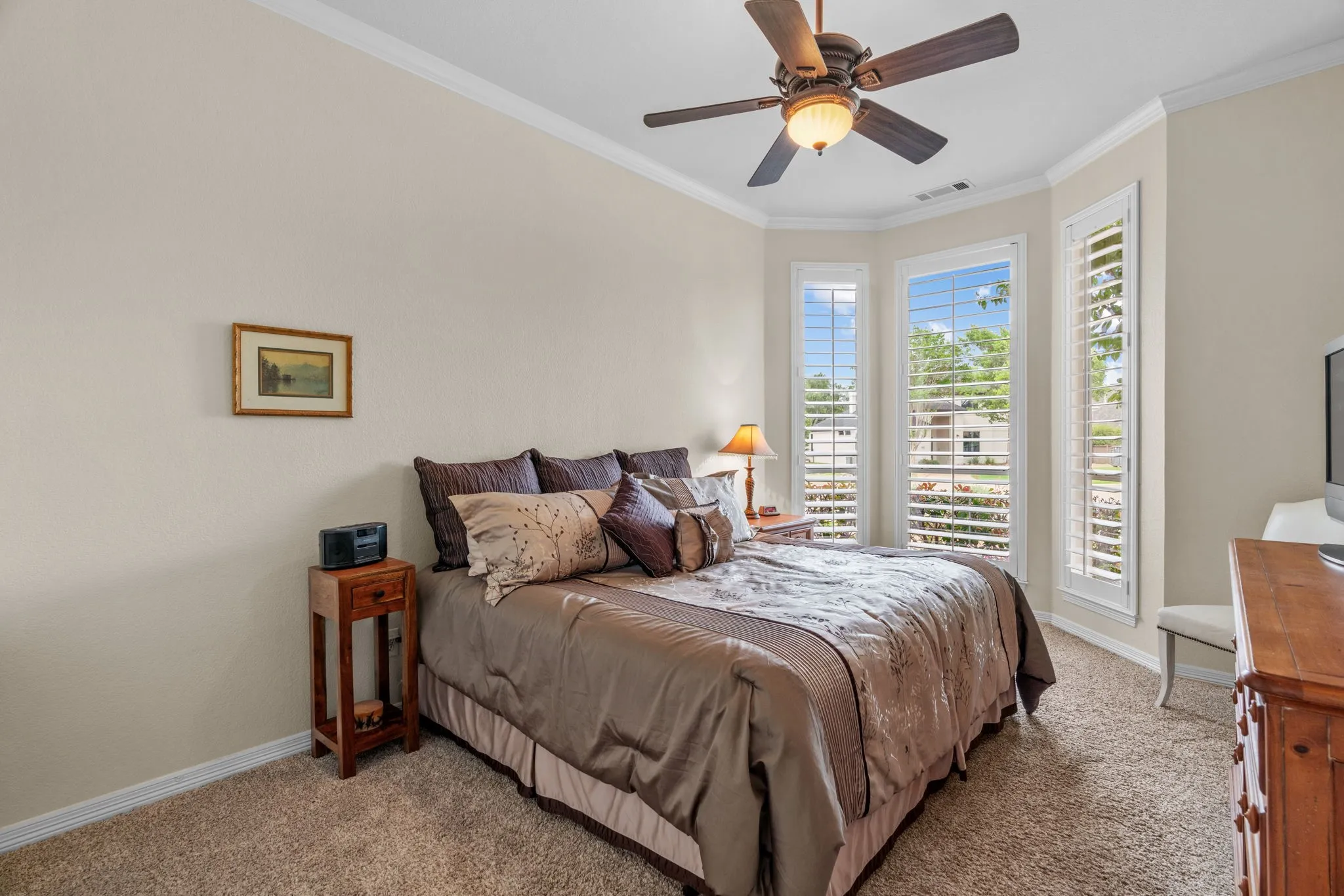 Single Family Residence For Sale in Tarrant County , 1203 Earlston Court, Southlake, Texas 76092, 5 Bedroom, 8 Bathroom, 3 Garage spaces, 6,960 Sqft, built in 1999, mls#21274452, Real Estate Agent in Southlake, Homes For Sale in Tarrant county, Homes For Sale in Southlake, Realtor in Southlake Texas, Real Estate Brokerage Independent Realty Texas, Luminita Cordes Realtor