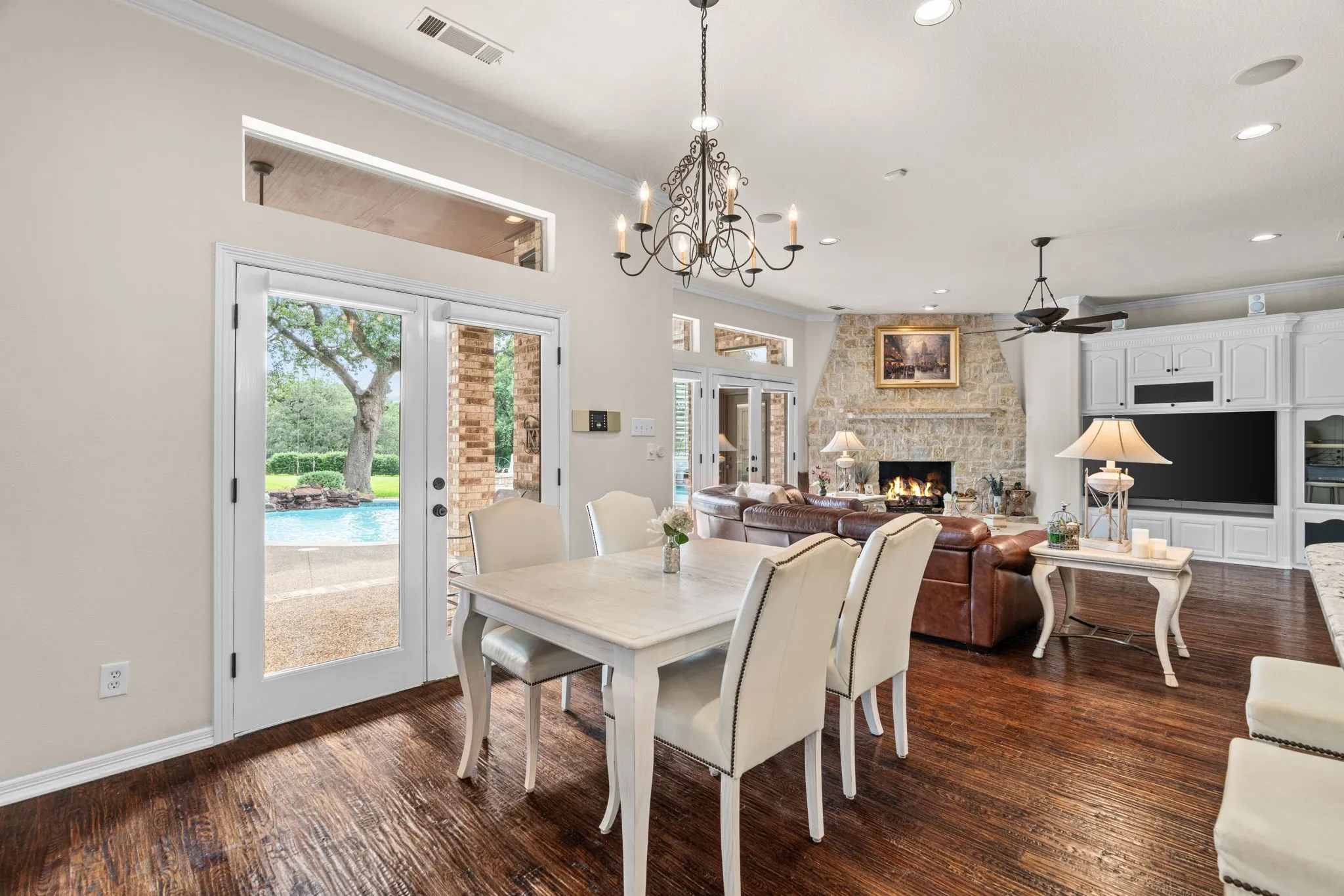 Single Family Residence For Sale in Tarrant County , 1203 Earlston Court, Southlake, Texas 76092, 5 Bedroom, 8 Bathroom, 3 Garage spaces, 6,960 Sqft, built in 1999, mls#21274452, Real Estate Agent in Southlake, Homes For Sale in Tarrant county, Homes For Sale in Southlake, Realtor in Southlake Texas, Real Estate Brokerage Independent Realty Texas, Luminita Cordes Realtor