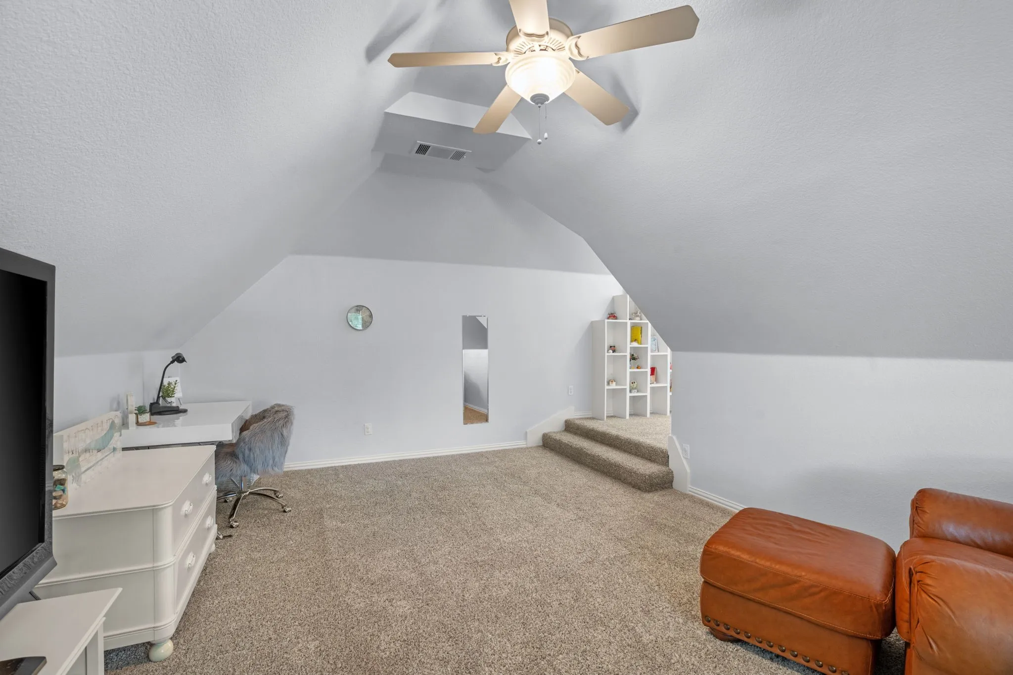 Single Family Residence For Sale in Tarrant County , 1203 Earlston Court, Southlake, Texas 76092, 5 Bedroom, 8 Bathroom, 3 Garage spaces, 6,960 Sqft, built in 1999, mls#21274452, Real Estate Agent in Southlake, Homes For Sale in Tarrant county, Homes For Sale in Southlake, Realtor in Southlake Texas, Real Estate Brokerage Independent Realty Texas, Luminita Cordes Realtor