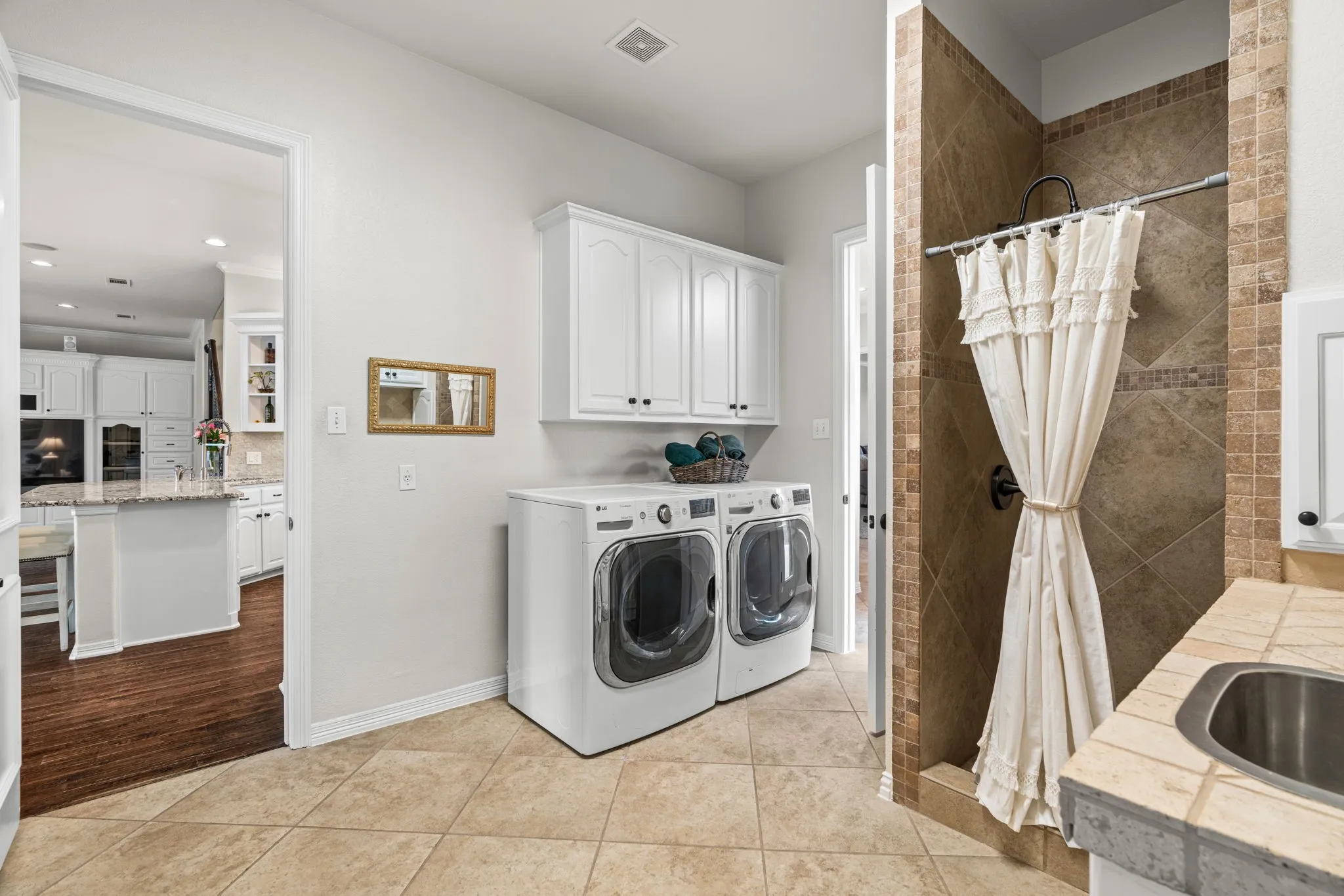 Single Family Residence For Sale in Tarrant County , 1203 Earlston Court, Southlake, Texas 76092, 5 Bedroom, 8 Bathroom, 3 Garage spaces, 6,960 Sqft, built in 1999, mls#21274452, Real Estate Agent in Southlake, Homes For Sale in Tarrant county, Homes For Sale in Southlake, Realtor in Southlake Texas, Real Estate Brokerage Independent Realty Texas, Luminita Cordes Realtor