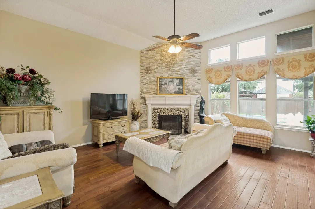 Single Family Residence For Sale in Collin County , 3536 Mason Drive, Plano, Texas 75025, 5 Bedroom, 3 Bathroom, 2 Garage spaces, 3,352 Sqft, built in 1997, mls#21278778, Real Estate Agent in Plano, Homes For Sale in Collin county, Homes For Sale in Plano, Realtor in Plano Texas, Real Estate Brokerage Independent Realty Texas, Luminita Cordes Realtor