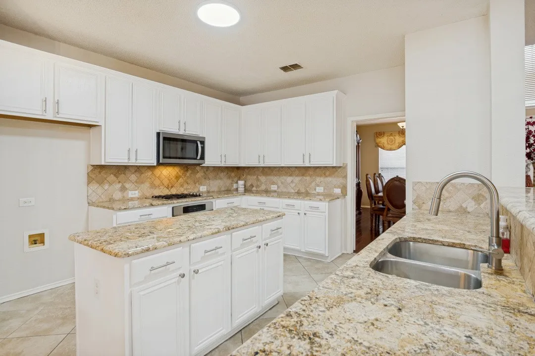 Single Family Residence For Sale in Collin County , 3536 Mason Drive, Plano, Texas 75025, 5 Bedroom, 3 Bathroom, 2 Garage spaces, 3,352 Sqft, built in 1997, mls#21278778, Real Estate Agent in Plano, Homes For Sale in Collin county, Homes For Sale in Plano, Realtor in Plano Texas, Real Estate Brokerage Independent Realty Texas, Luminita Cordes Realtor