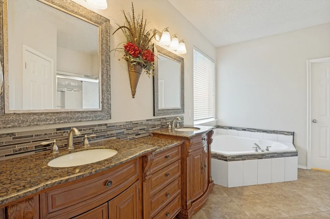 Single Family Residence For Sale in Collin County , 3536 Mason Drive, Plano, Texas 75025, 5 Bedroom, 3 Bathroom, 2 Garage spaces, 3,352 Sqft, built in 1997, mls#21278778, Real Estate Agent in Plano, Homes For Sale in Collin county, Homes For Sale in Plano, Realtor in Plano Texas, Real Estate Brokerage Independent Realty Texas, Luminita Cordes Realtor