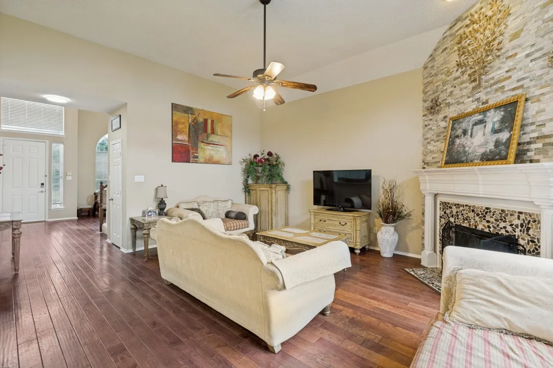 Single Family Residence For Sale in Collin County , 3536 Mason Drive, Plano, Texas 75025, 5 Bedroom, 3 Bathroom, 2 Garage spaces, 3,352 Sqft, built in 1997, mls#21278778, Real Estate Agent in Plano, Homes For Sale in Collin county, Homes For Sale in Plano, Realtor in Plano Texas, Real Estate Brokerage Independent Realty Texas, Luminita Cordes Realtor