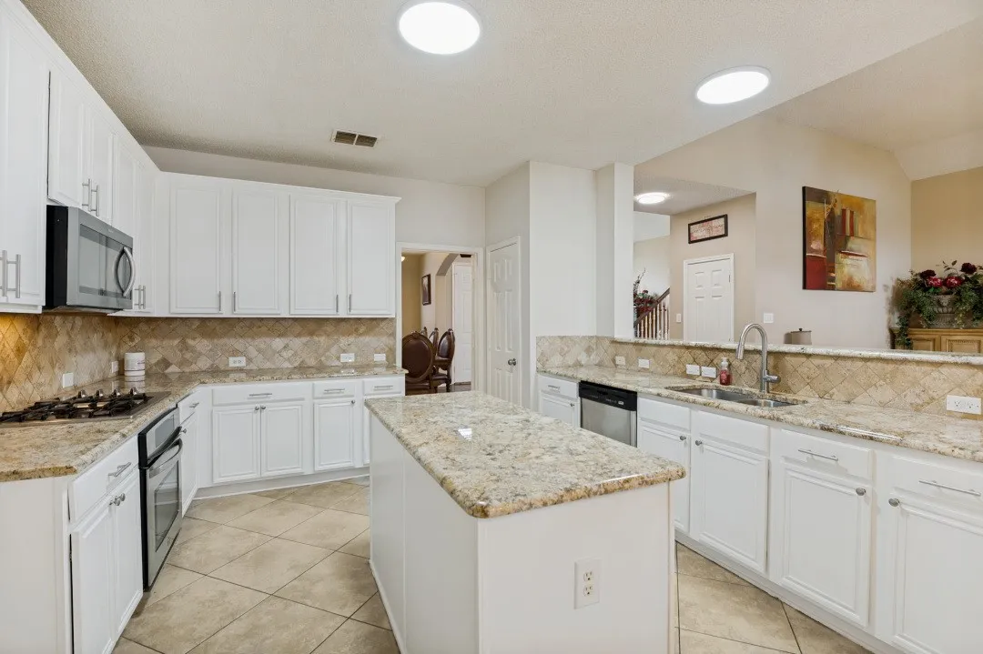 Single Family Residence For Sale in Collin County , 3536 Mason Drive, Plano, Texas 75025, 5 Bedroom, 3 Bathroom, 2 Garage spaces, 3,352 Sqft, built in 1997, mls#21278778, Real Estate Agent in Plano, Homes For Sale in Collin county, Homes For Sale in Plano, Realtor in Plano Texas, Real Estate Brokerage Independent Realty Texas, Luminita Cordes Realtor