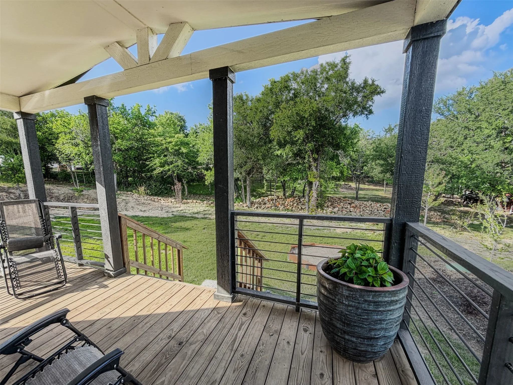 Plenty of room build a spacious workshop or design your perfect dream home.