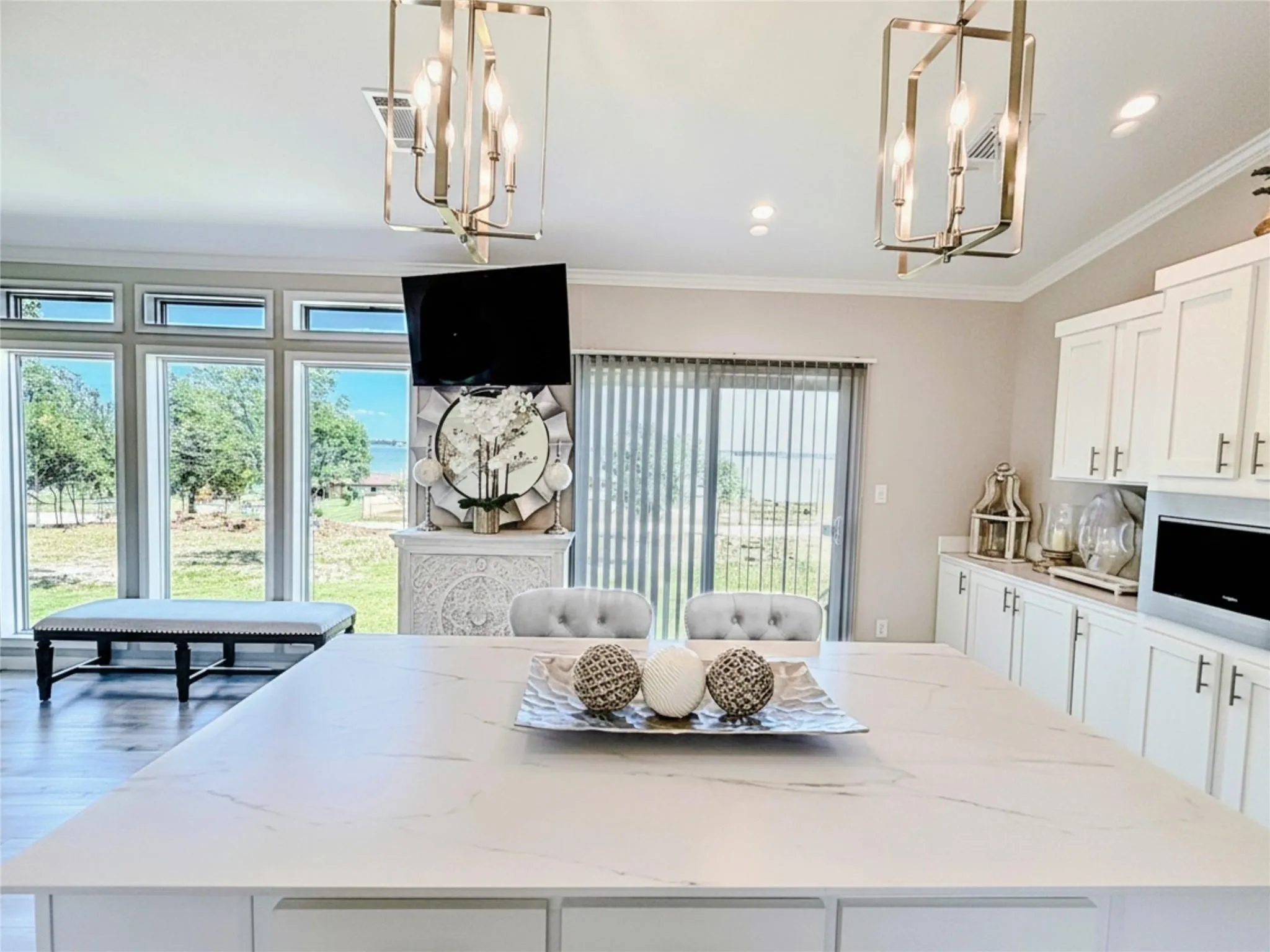 Manufactured Home For Sale in Wise County , 213 Meadow Pond Court, Runaway Bay, Texas 76426, 1 Bedroom, 1 Bathroom, Garage spaces, 1,088 Sqft, built in 2024, mls#21249475, Real Estate Agent in Runaway Bay, Homes For Sale in Wise county, Homes For Sale in Runaway Bay, Realtor in Runaway Bay Texas, Real Estate Brokerage Independent Realty Texas, Luminita Cordes Realtor