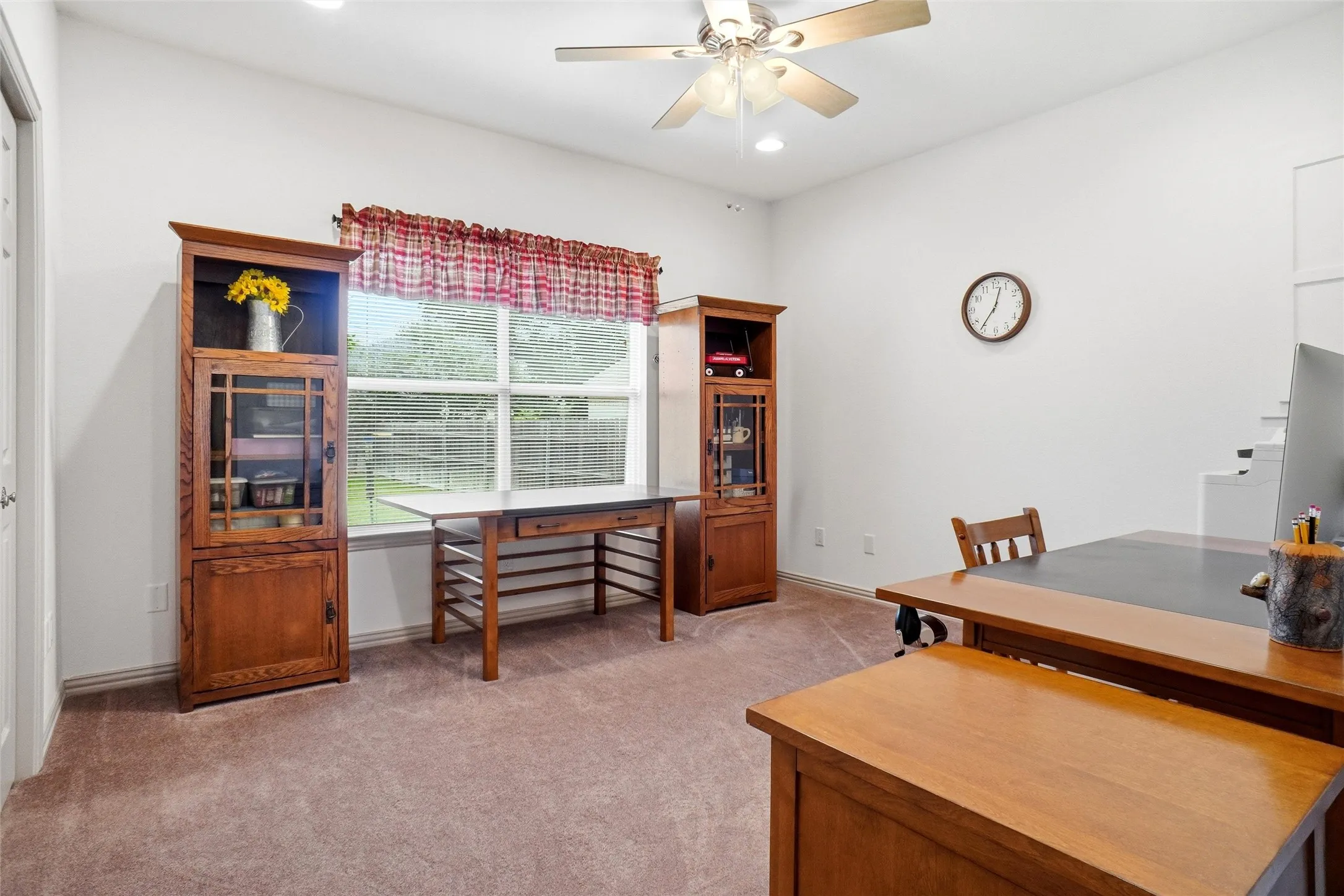 Single Family Residence For Sale in Hood County , 207 Bonita Drive, Granbury, Texas 76049, 3 Bedroom, 3 Bathroom, 3 Garage spaces, 1,684 Sqft, built in 2001, mls#21278796, Real Estate Agent in Granbury, Homes For Sale in Hood county, Homes For Sale in Granbury, Realtor in Granbury Texas, Real Estate Brokerage Independent Realty Texas, Luminita Cordes Realtor