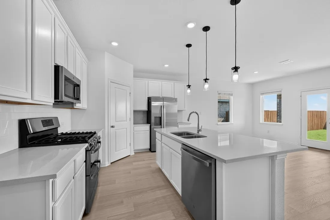 2625 Glacier Road ~ Ready Now