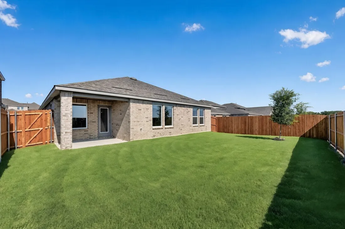 2621 Glacier Road ~ Ready Now