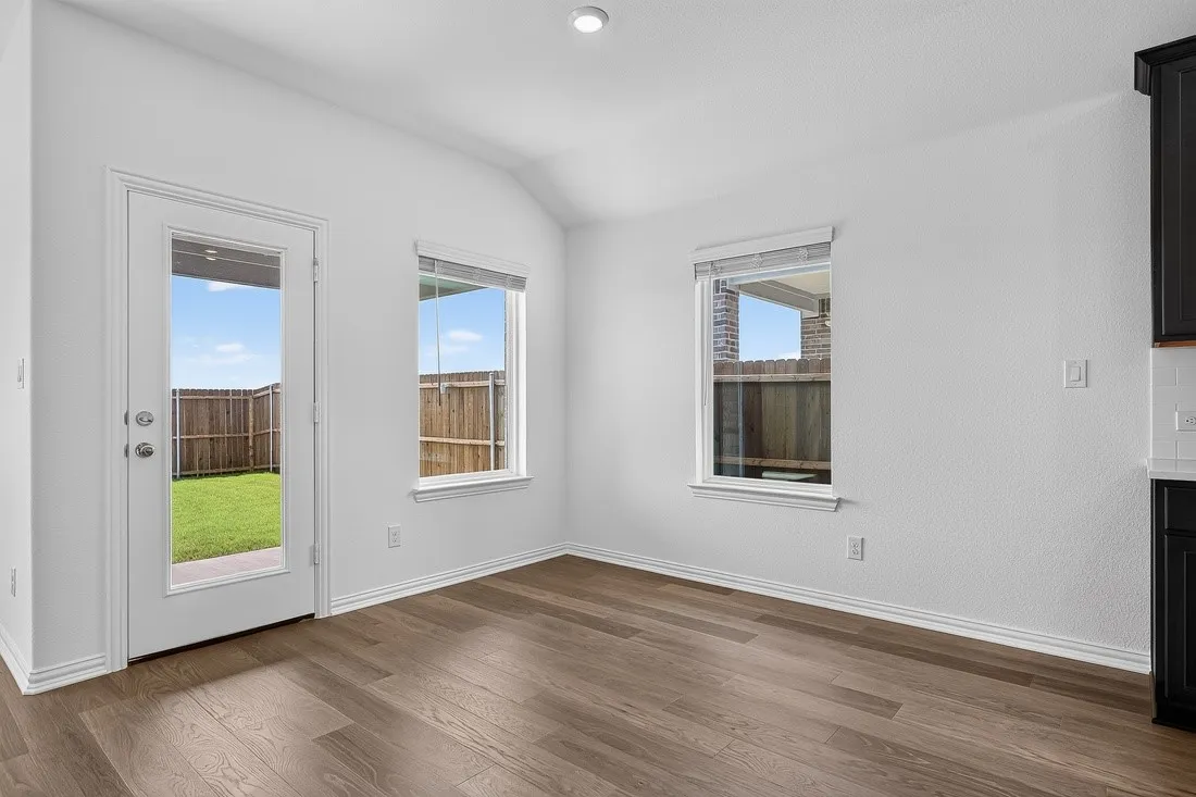 2621 Glacier Road ~ Ready Now