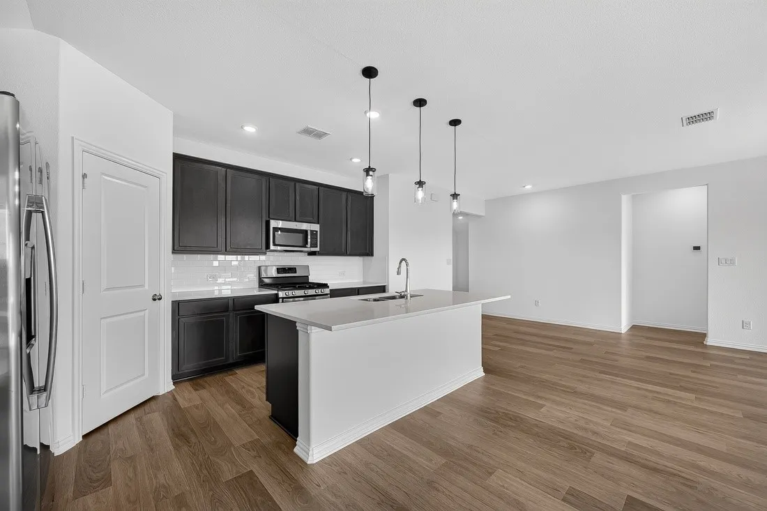 2621 Glacier Road ~ Ready Now